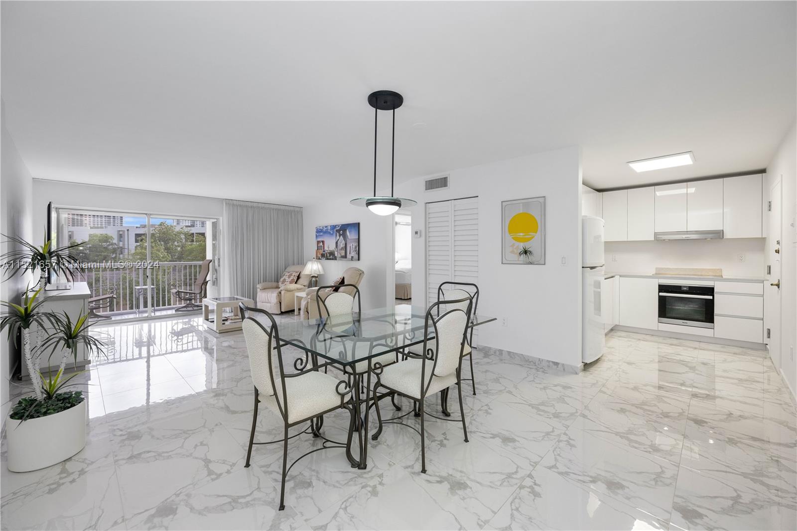 17800 Atlantic Blvd 403, Sunny Isles Beach, Florida 33160, 1 Bedroom Bedrooms, ,1 BathroomBathrooms,Residential,For Sale,17800 Atlantic Blvd 403,A11521657