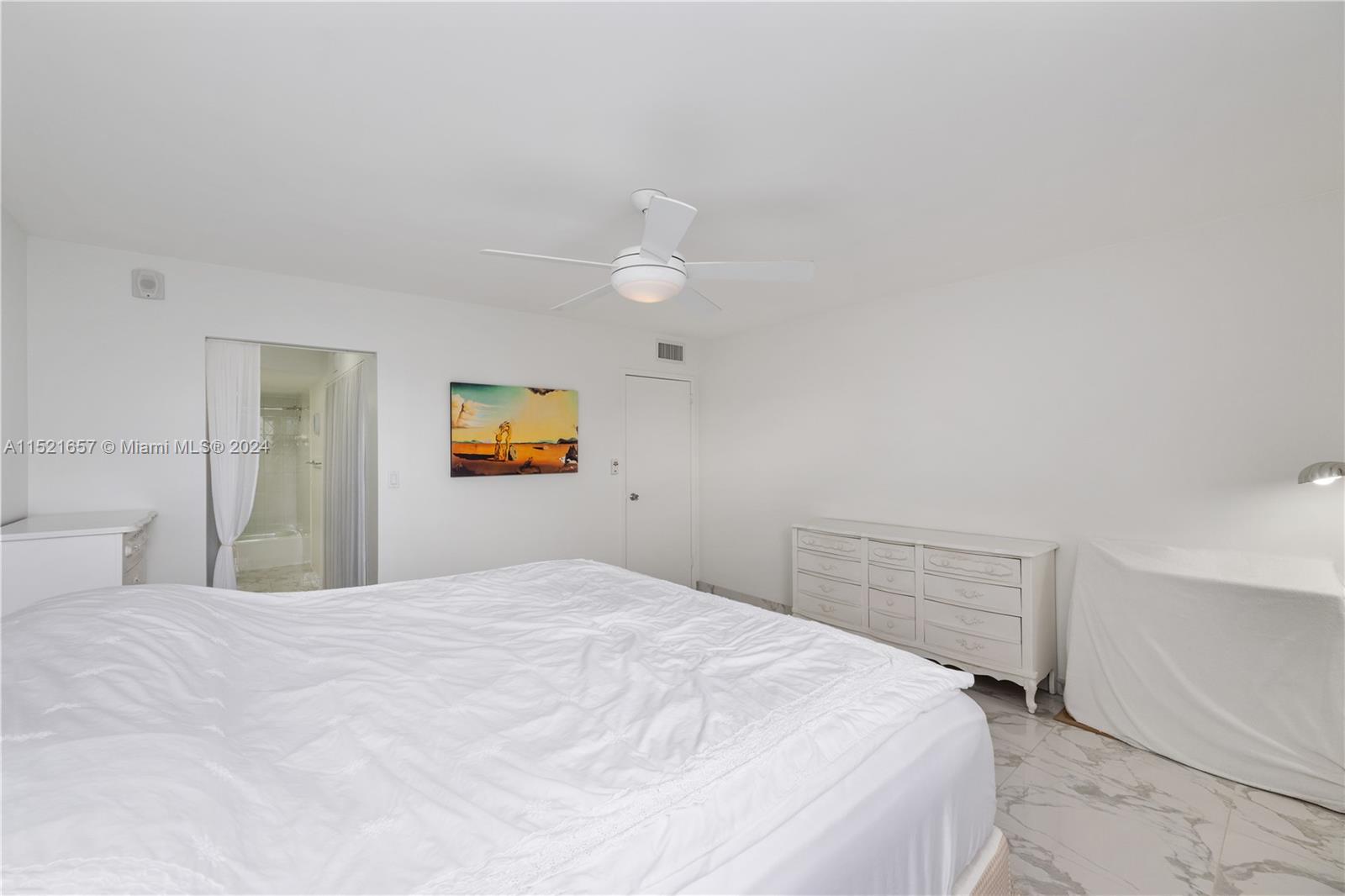 17800 Atlantic Blvd 403, Sunny Isles Beach, Florida 33160, 1 Bedroom Bedrooms, ,1 BathroomBathrooms,Residential,For Sale,17800 Atlantic Blvd 403,A11521657