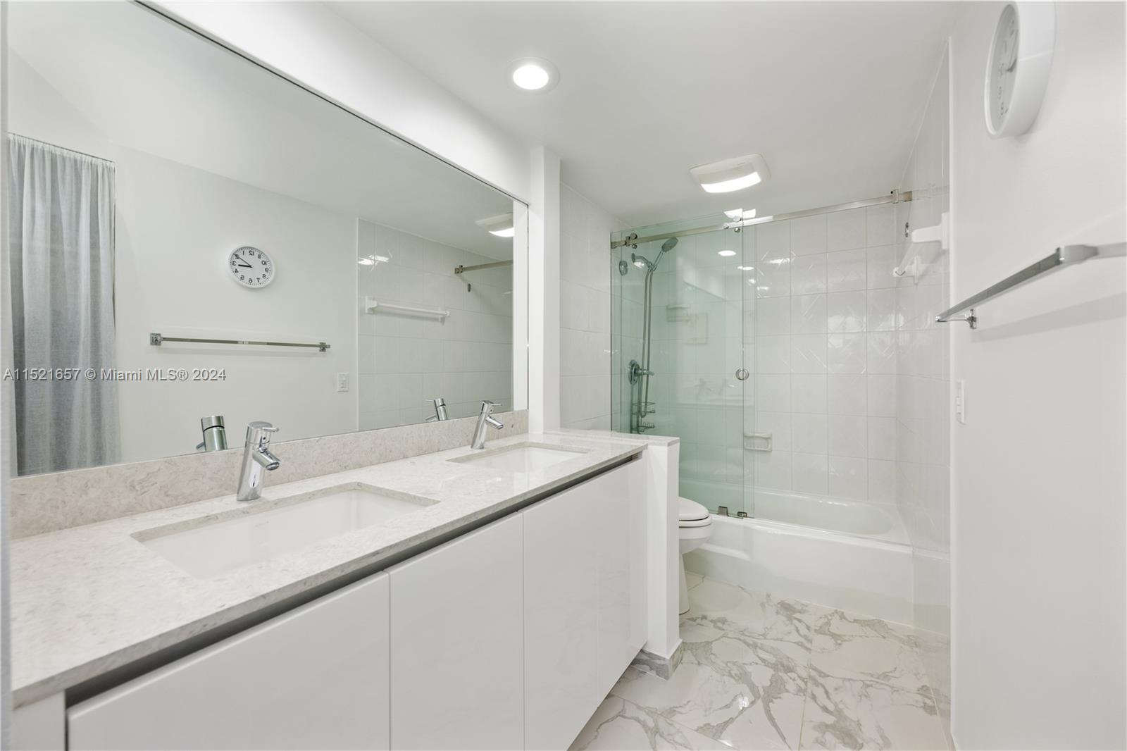 17800 Atlantic Blvd 403, Sunny Isles Beach, Florida 33160, 1 Bedroom Bedrooms, ,1 BathroomBathrooms,Residential,For Sale,17800 Atlantic Blvd 403,A11521657