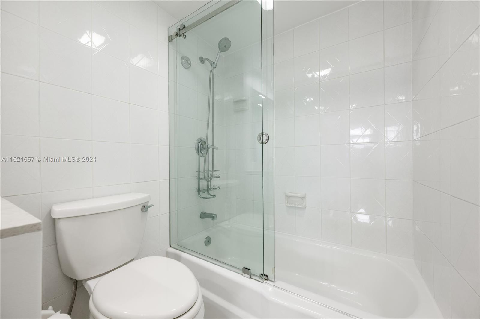 17800 Atlantic Blvd 403, Sunny Isles Beach, Florida 33160, 1 Bedroom Bedrooms, ,1 BathroomBathrooms,Residential,For Sale,17800 Atlantic Blvd 403,A11521657