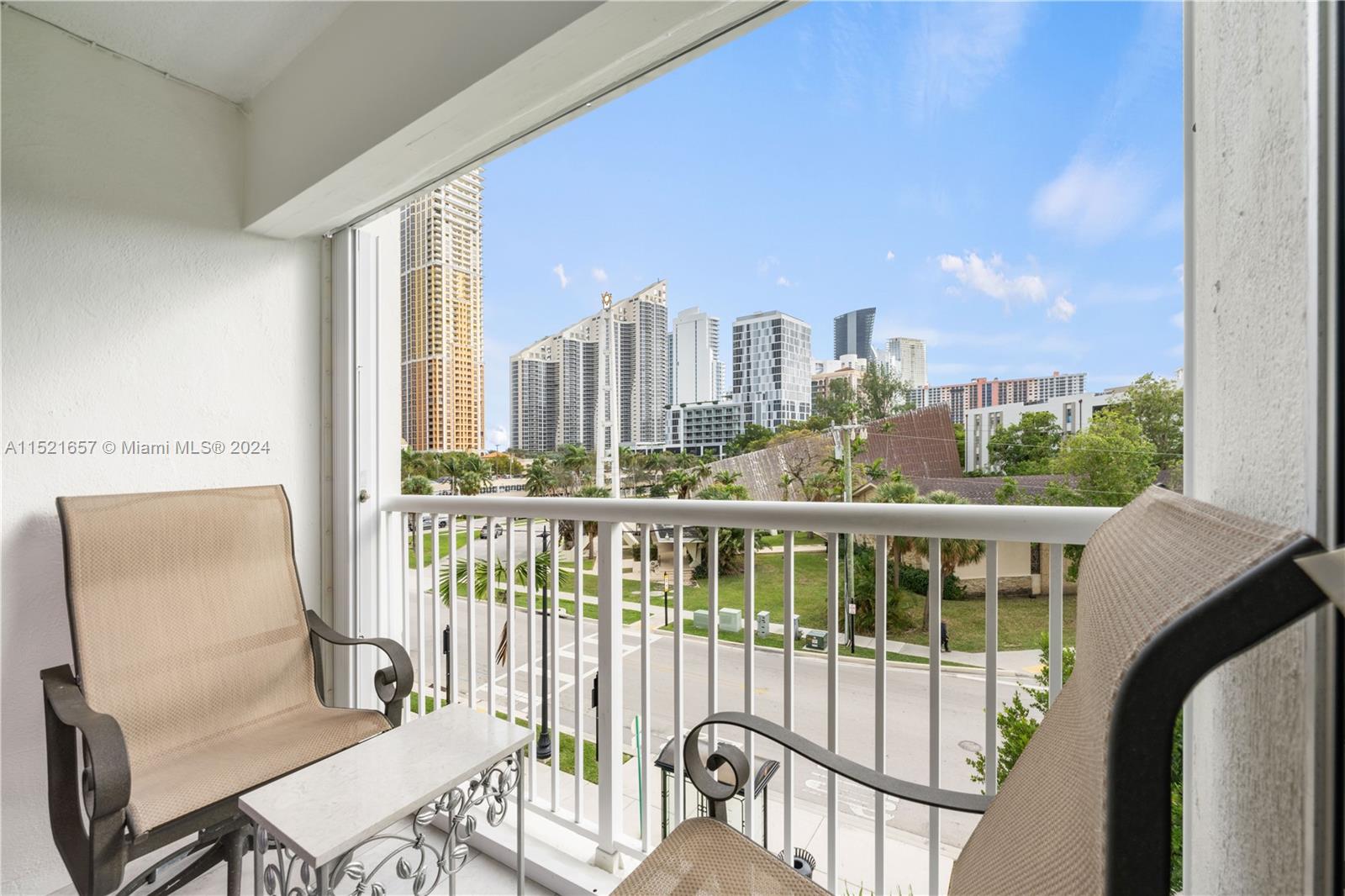 17800 Atlantic Blvd 403, Sunny Isles Beach, Florida 33160, 1 Bedroom Bedrooms, ,1 BathroomBathrooms,Residential,For Sale,17800 Atlantic Blvd 403,A11521657