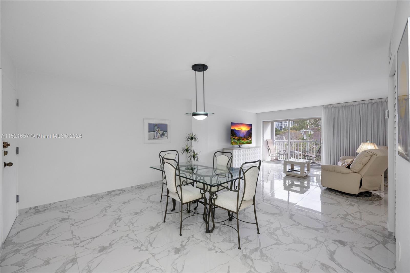 17800 Atlantic Blvd 403, Sunny Isles Beach, Florida 33160, 1 Bedroom Bedrooms, ,1 BathroomBathrooms,Residential,For Sale,17800 Atlantic Blvd 403,A11521657