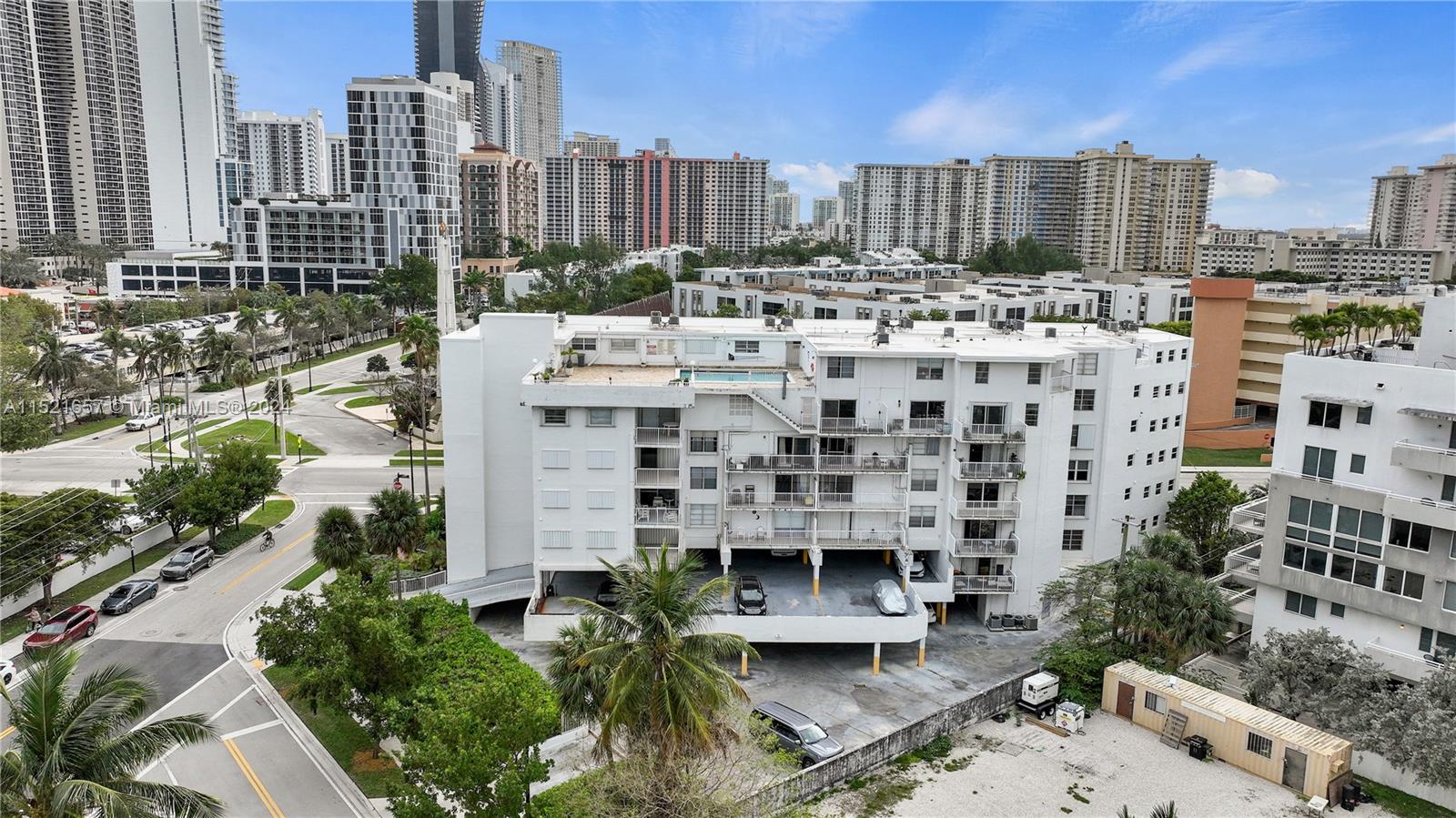 17800 Atlantic Blvd 403, Sunny Isles Beach, Florida 33160, 1 Bedroom Bedrooms, ,1 BathroomBathrooms,Residential,For Sale,17800 Atlantic Blvd 403,A11521657