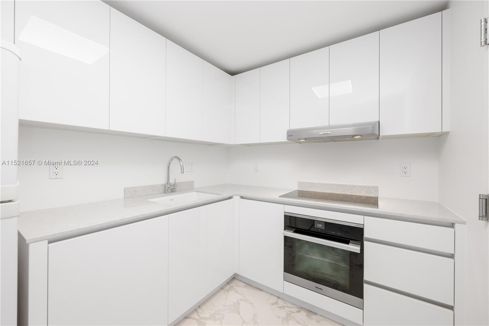 17800 Atlantic Blvd 403, Sunny Isles Beach, Florida 33160, 1 Bedroom Bedrooms, ,1 BathroomBathrooms,Residential,For Sale,17800 Atlantic Blvd 403,A11521657