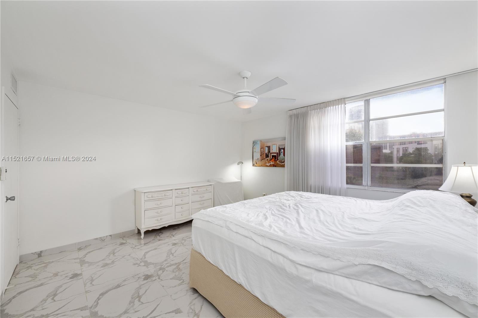 17800 Atlantic Blvd 403, Sunny Isles Beach, Florida 33160, 1 Bedroom Bedrooms, ,1 BathroomBathrooms,Residential,For Sale,17800 Atlantic Blvd 403,A11521657