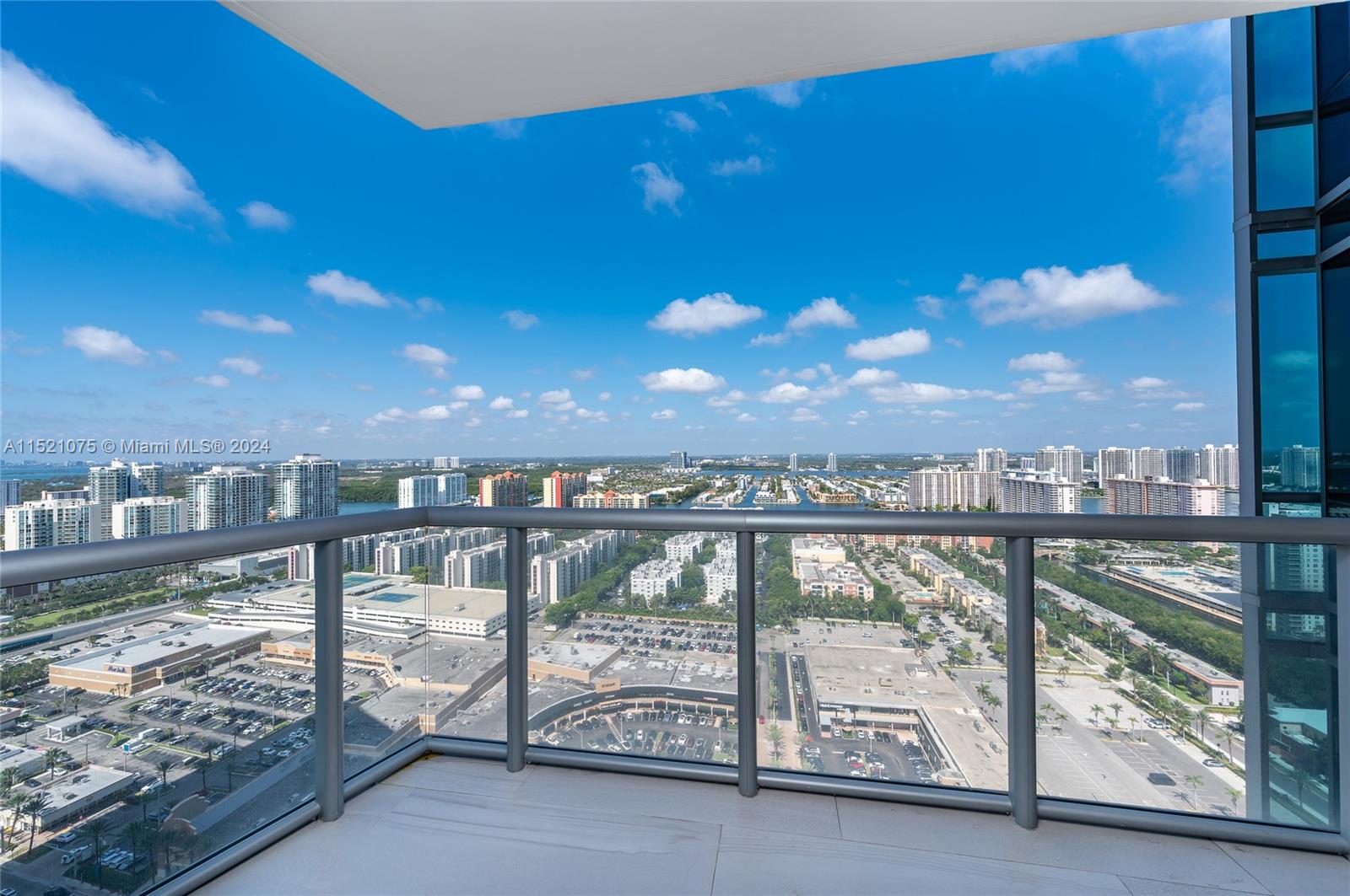 17121 Collins Ave 3301, Sunny Isles Beach, Florida 33160, 4 Bedrooms Bedrooms, ,4 BathroomsBathrooms,Residential,For Sale,17121 Collins Ave 3301,A11521075