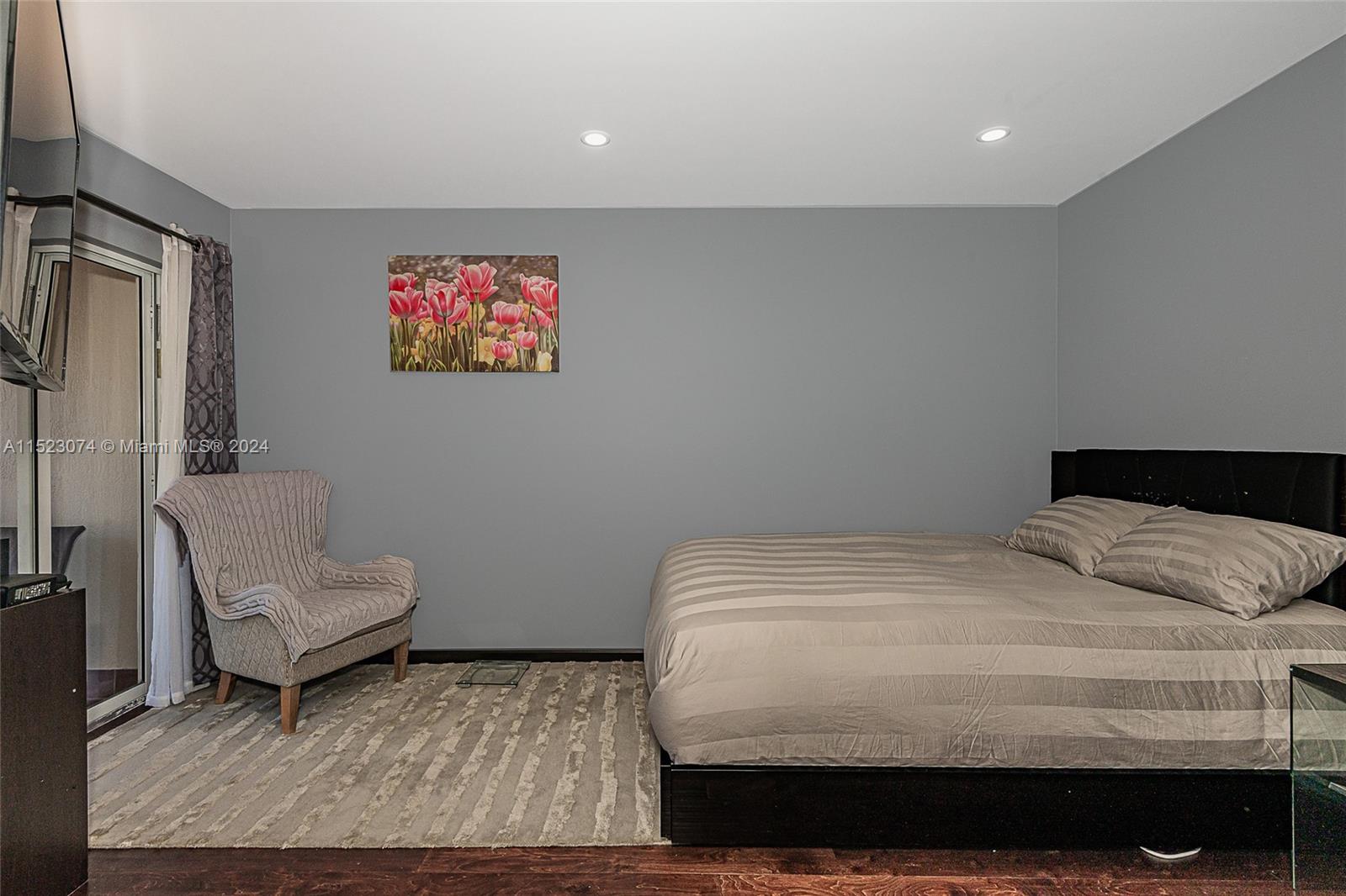 1094 Redwood St, Hollywood, Florida 33019, 3 Bedrooms Bedrooms, ,2 BathroomsBathrooms,Residential,For Sale,1094 Redwood St,A11523074