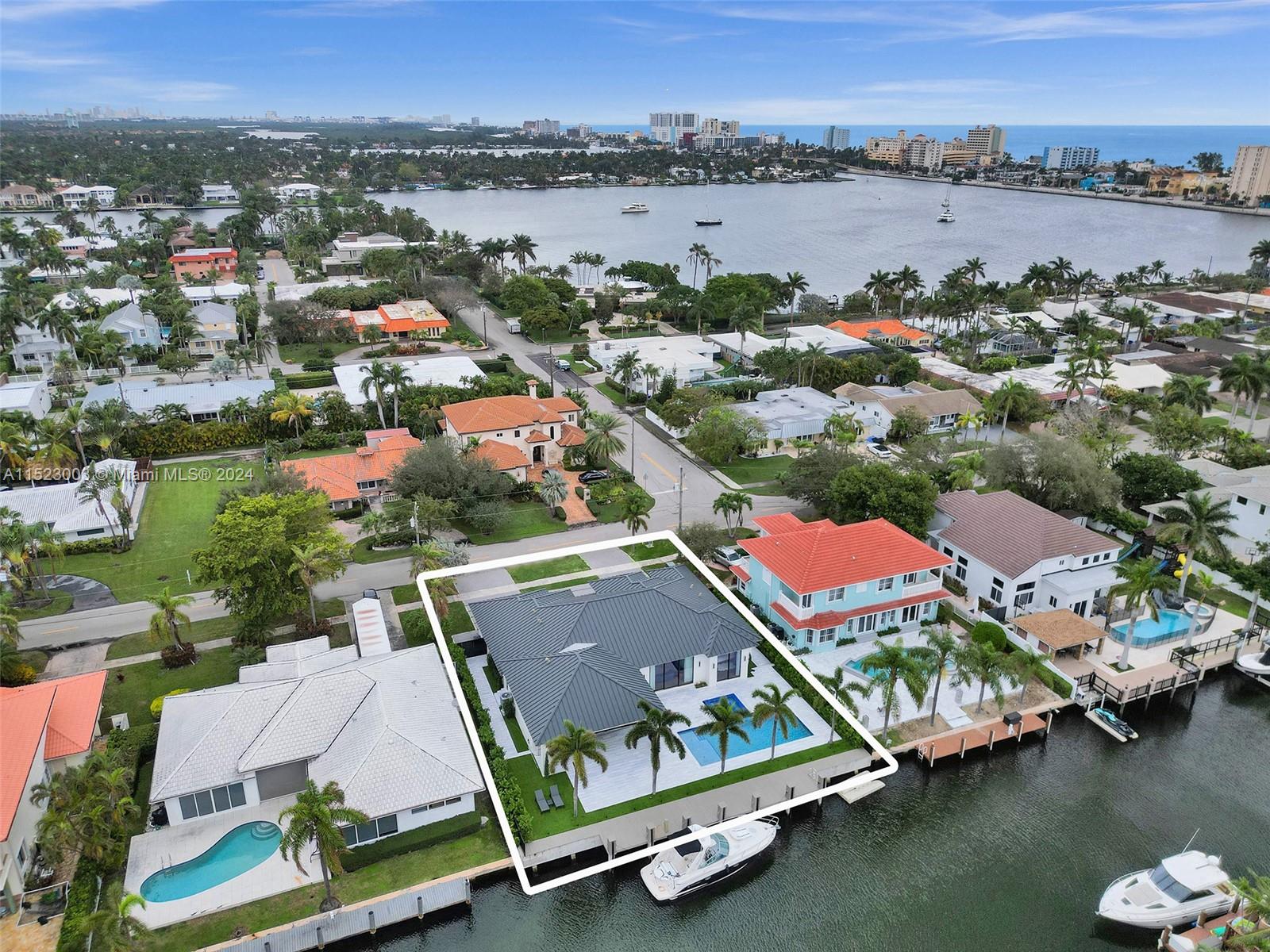 900 Washington St, Hollywood, Florida 33019, 4 Bedrooms Bedrooms, ,4 BathroomsBathrooms,Residential,For Sale,900 Washington St,A11523003