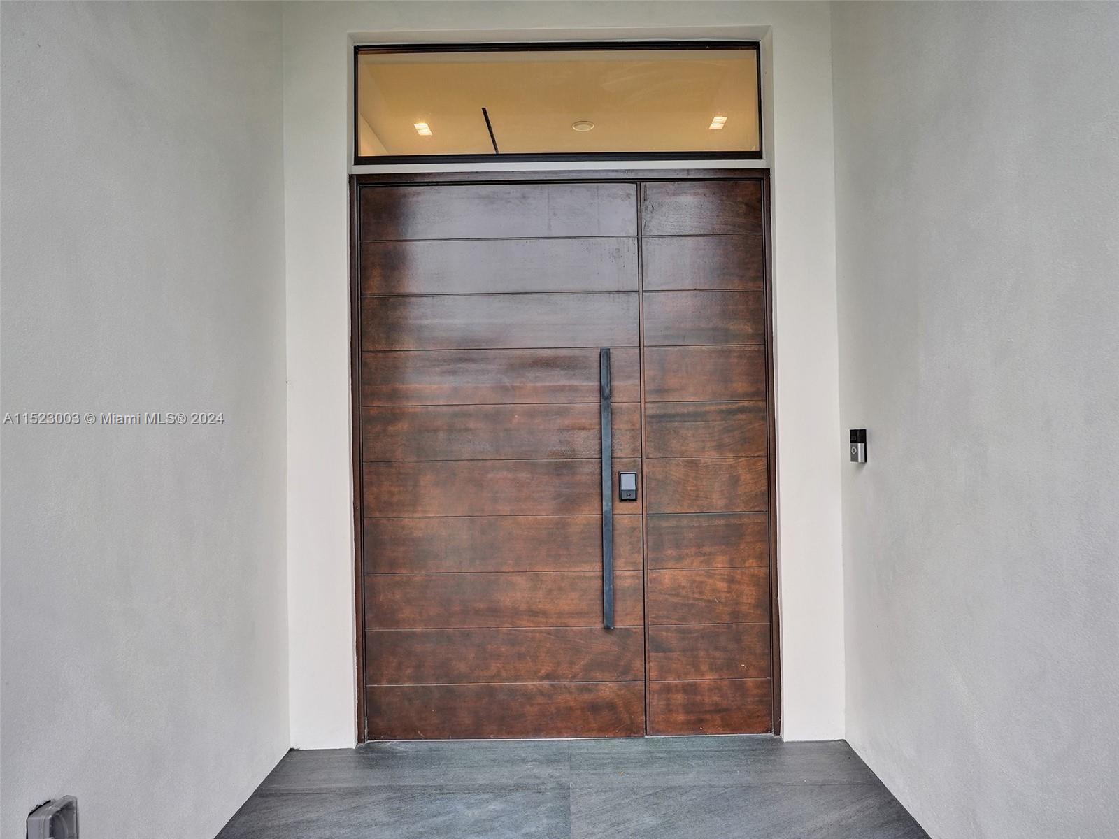 900 Washington St, Hollywood, Florida 33019, 4 Bedrooms Bedrooms, ,4 BathroomsBathrooms,Residential,For Sale,900 Washington St,A11523003