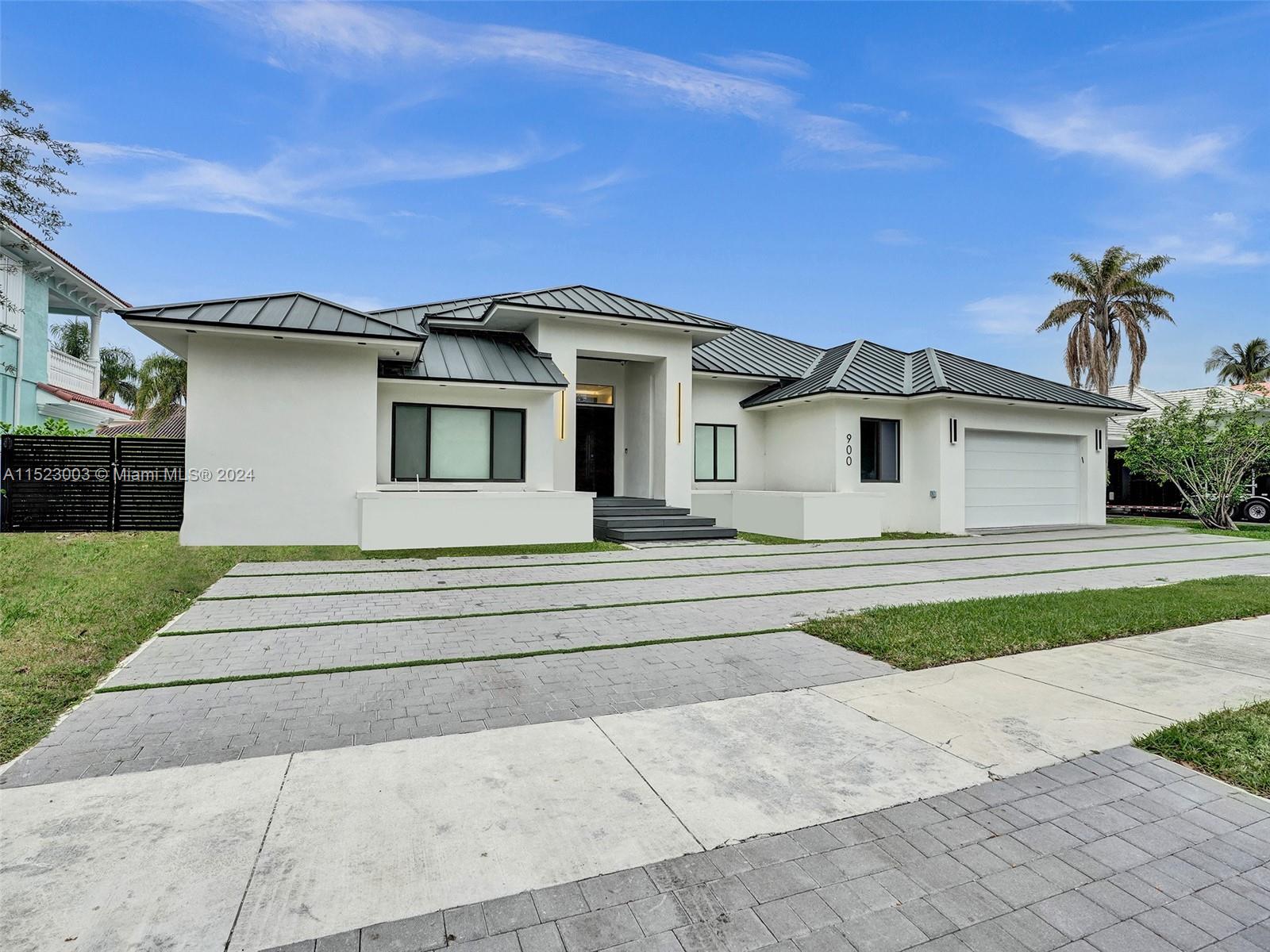 900 Washington St, Hollywood, Florida 33019, 4 Bedrooms Bedrooms, ,4 BathroomsBathrooms,Residential,For Sale,900 Washington St,A11523003
