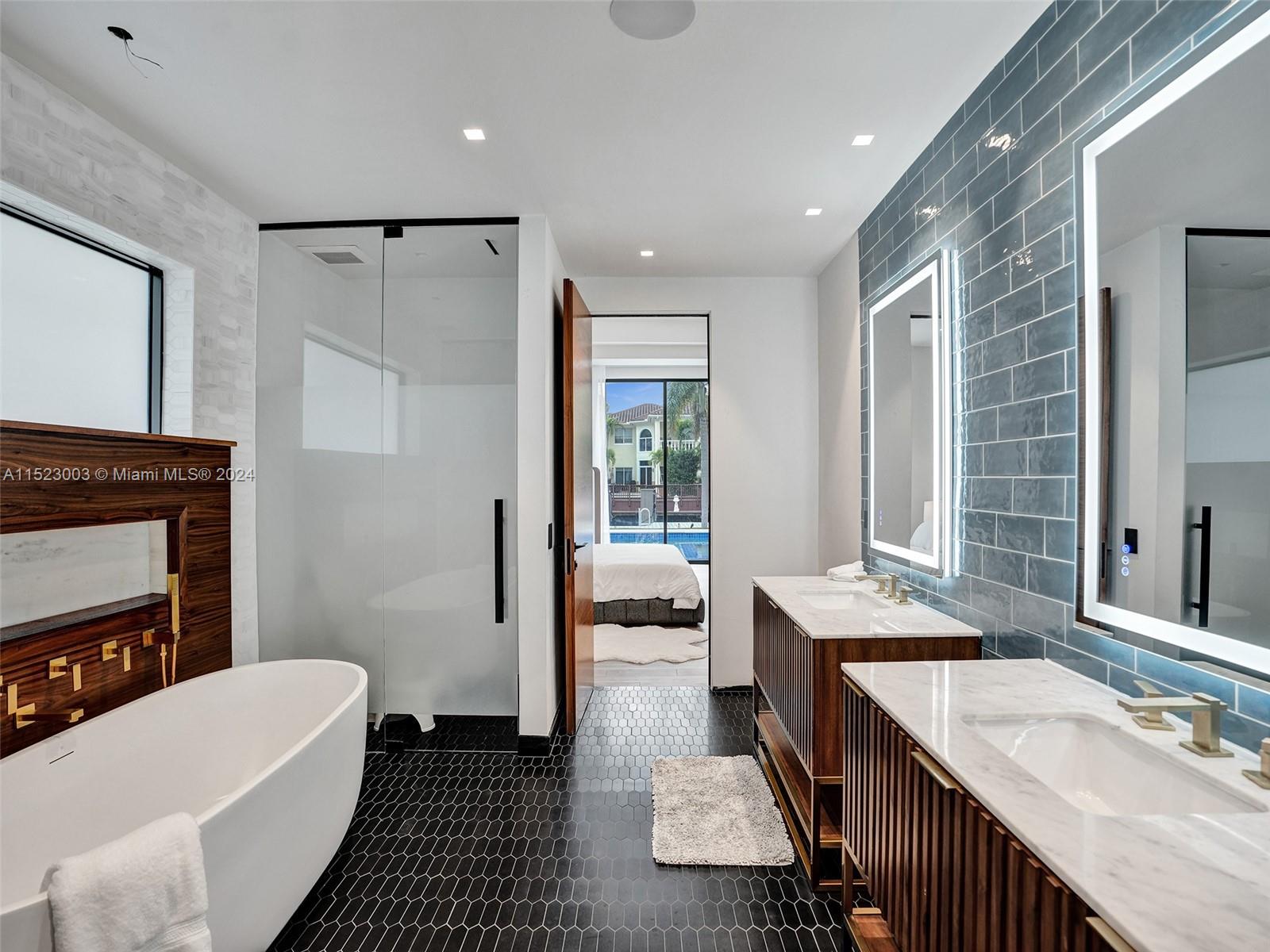 900 Washington St, Hollywood, Florida 33019, 4 Bedrooms Bedrooms, ,4 BathroomsBathrooms,Residential,For Sale,900 Washington St,A11523003