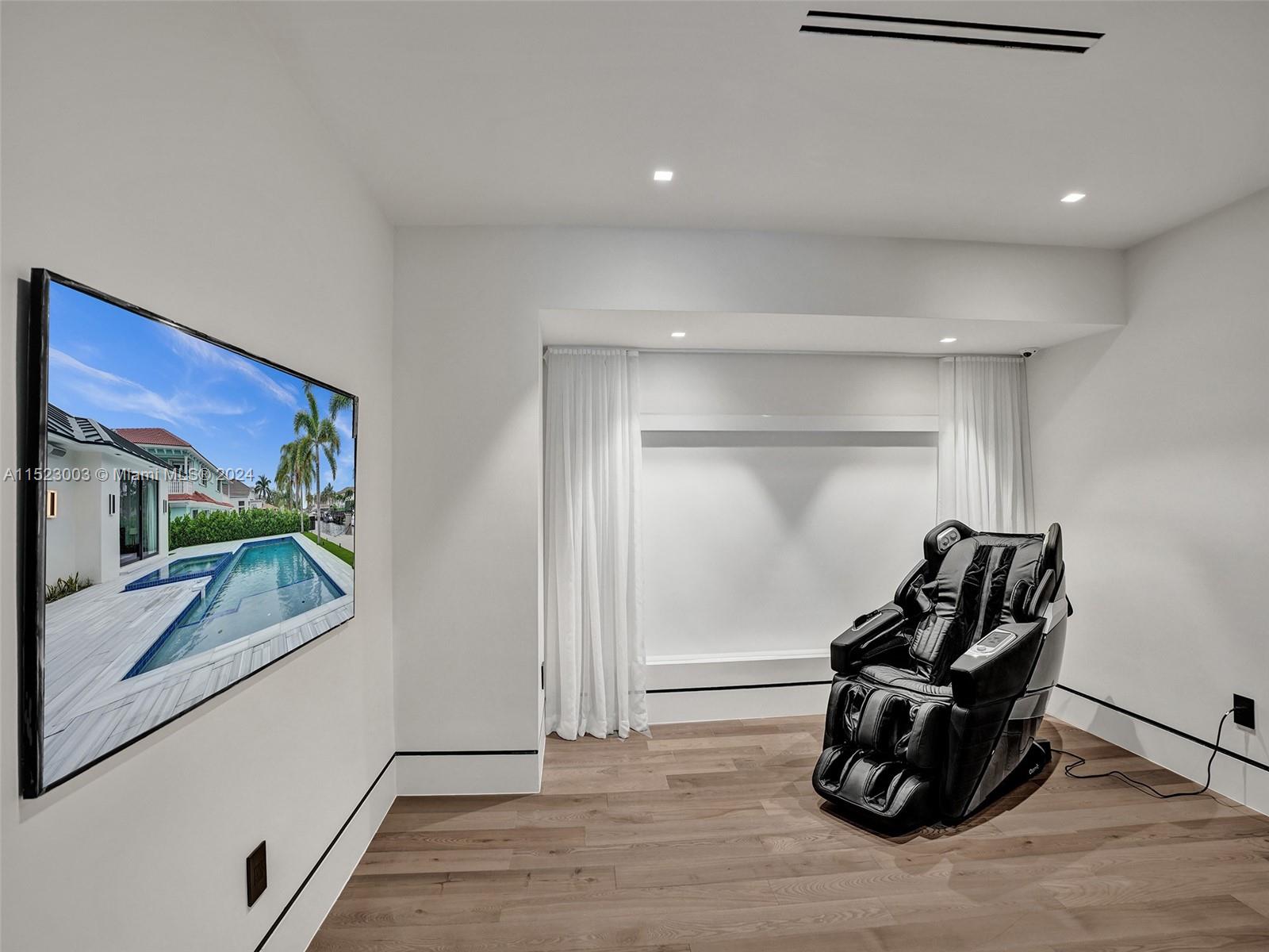 900 Washington St, Hollywood, Florida 33019, 4 Bedrooms Bedrooms, ,4 BathroomsBathrooms,Residential,For Sale,900 Washington St,A11523003