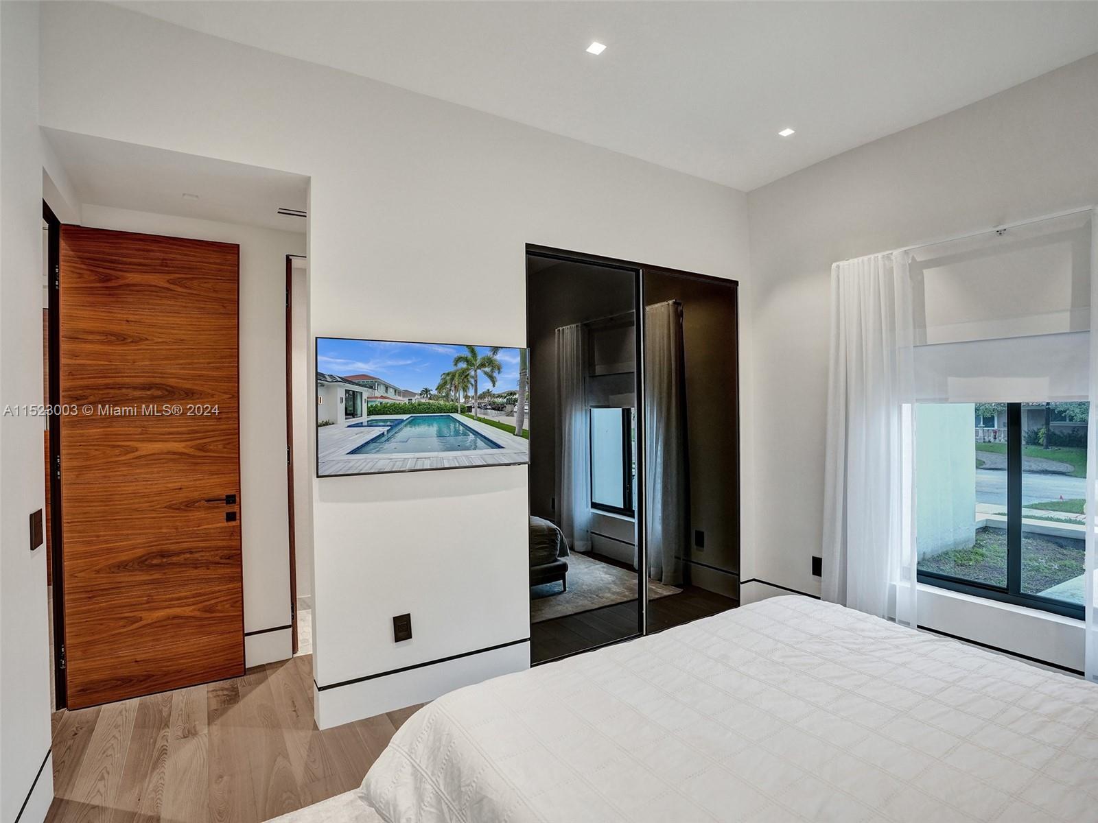 900 Washington St, Hollywood, Florida 33019, 4 Bedrooms Bedrooms, ,4 BathroomsBathrooms,Residential,For Sale,900 Washington St,A11523003