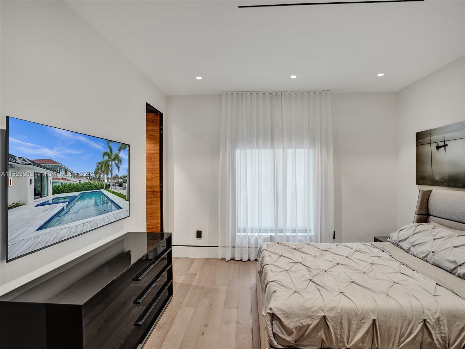 900 Washington St, Hollywood, Florida 33019, 4 Bedrooms Bedrooms, ,4 BathroomsBathrooms,Residential,For Sale,900 Washington St,A11523003