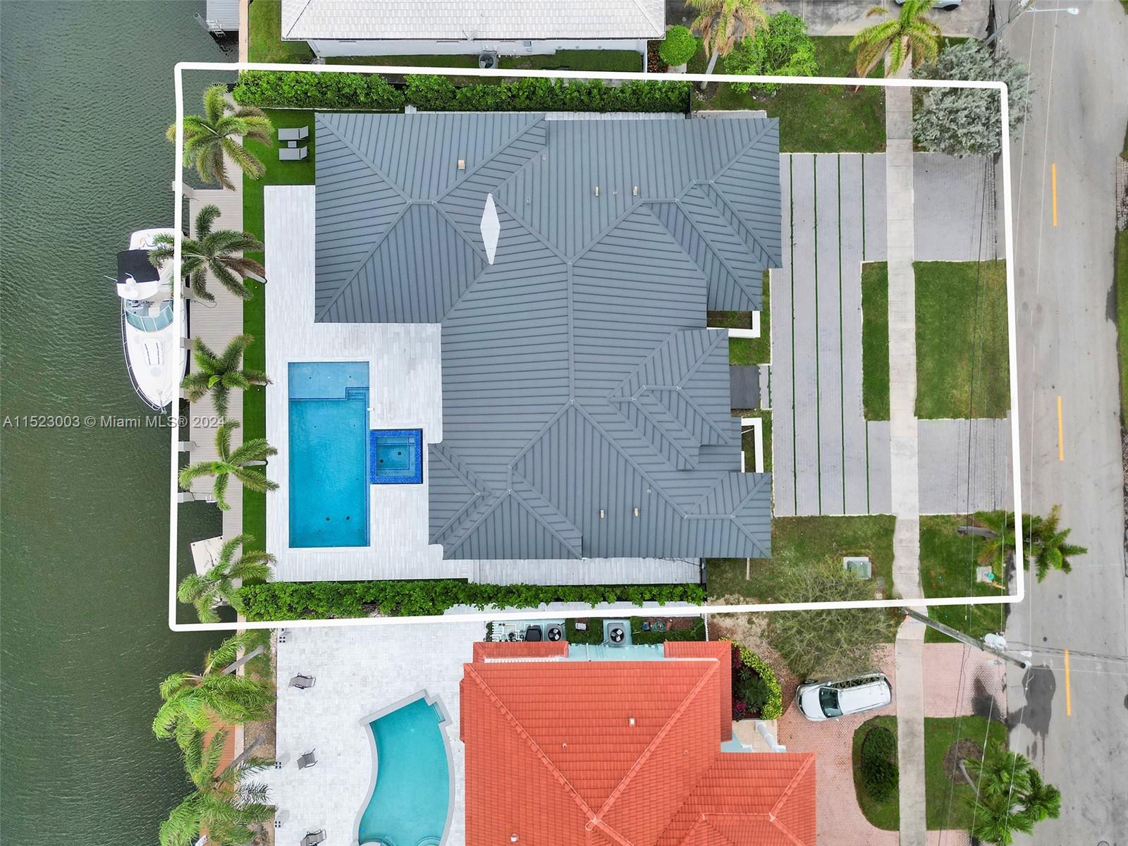 900 Washington St, Hollywood, Florida 33019, 4 Bedrooms Bedrooms, ,4 BathroomsBathrooms,Residential,For Sale,900 Washington St,A11523003