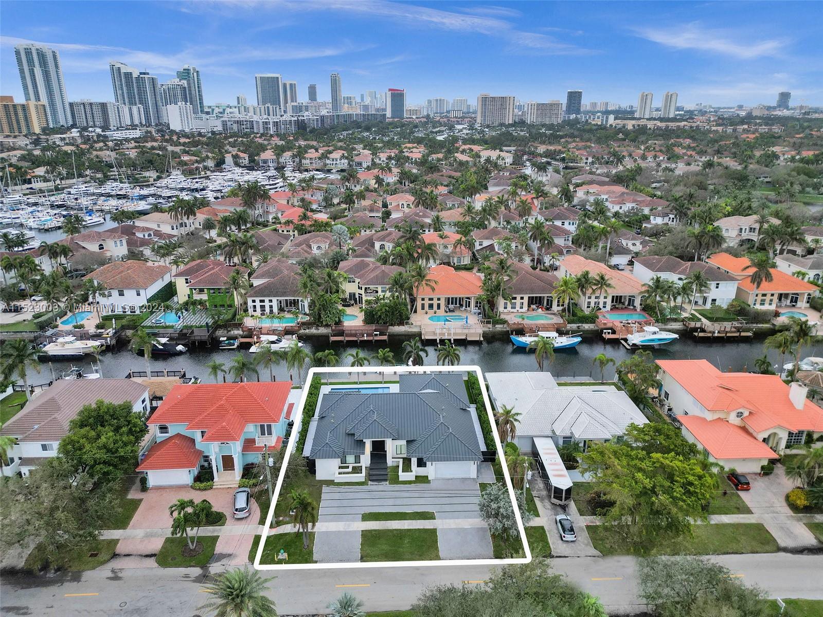 900 Washington St, Hollywood, Florida 33019, 4 Bedrooms Bedrooms, ,4 BathroomsBathrooms,Residential,For Sale,900 Washington St,A11523003
