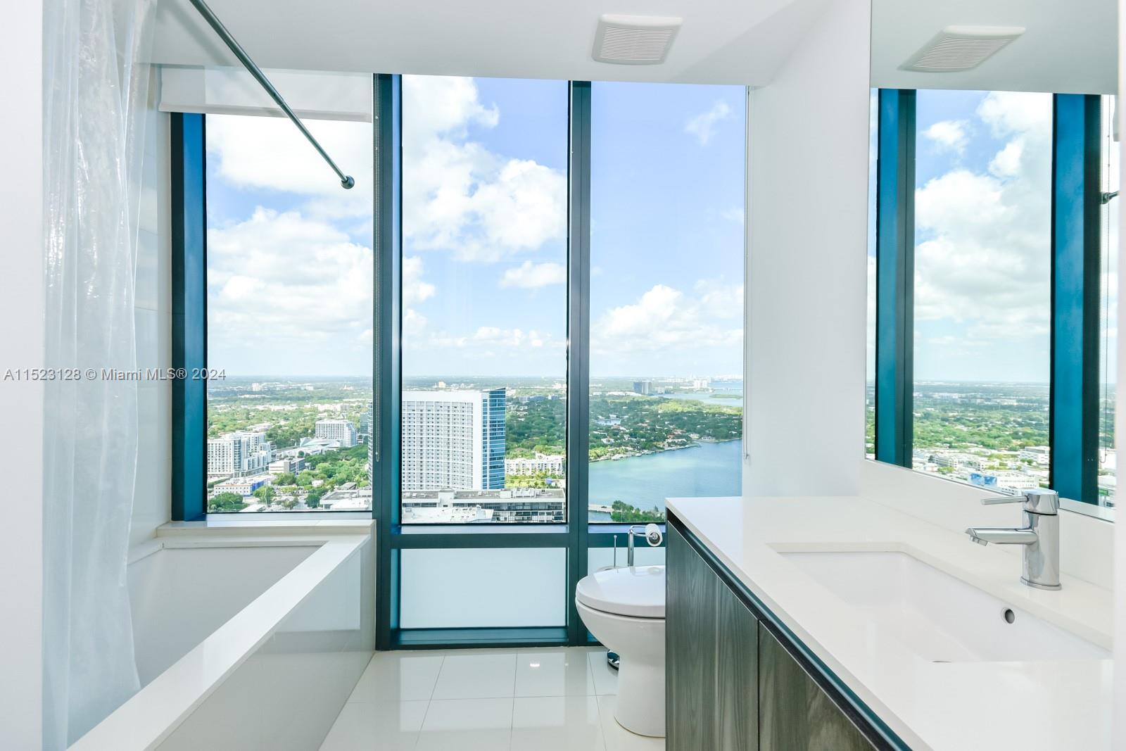 3131 NE 7th Ave 4406, Miami, Florida 33137, 3 Bedrooms Bedrooms, ,3 BathroomsBathrooms,Residentiallease,For Rent,3131 NE 7th Ave 4406,A11523128