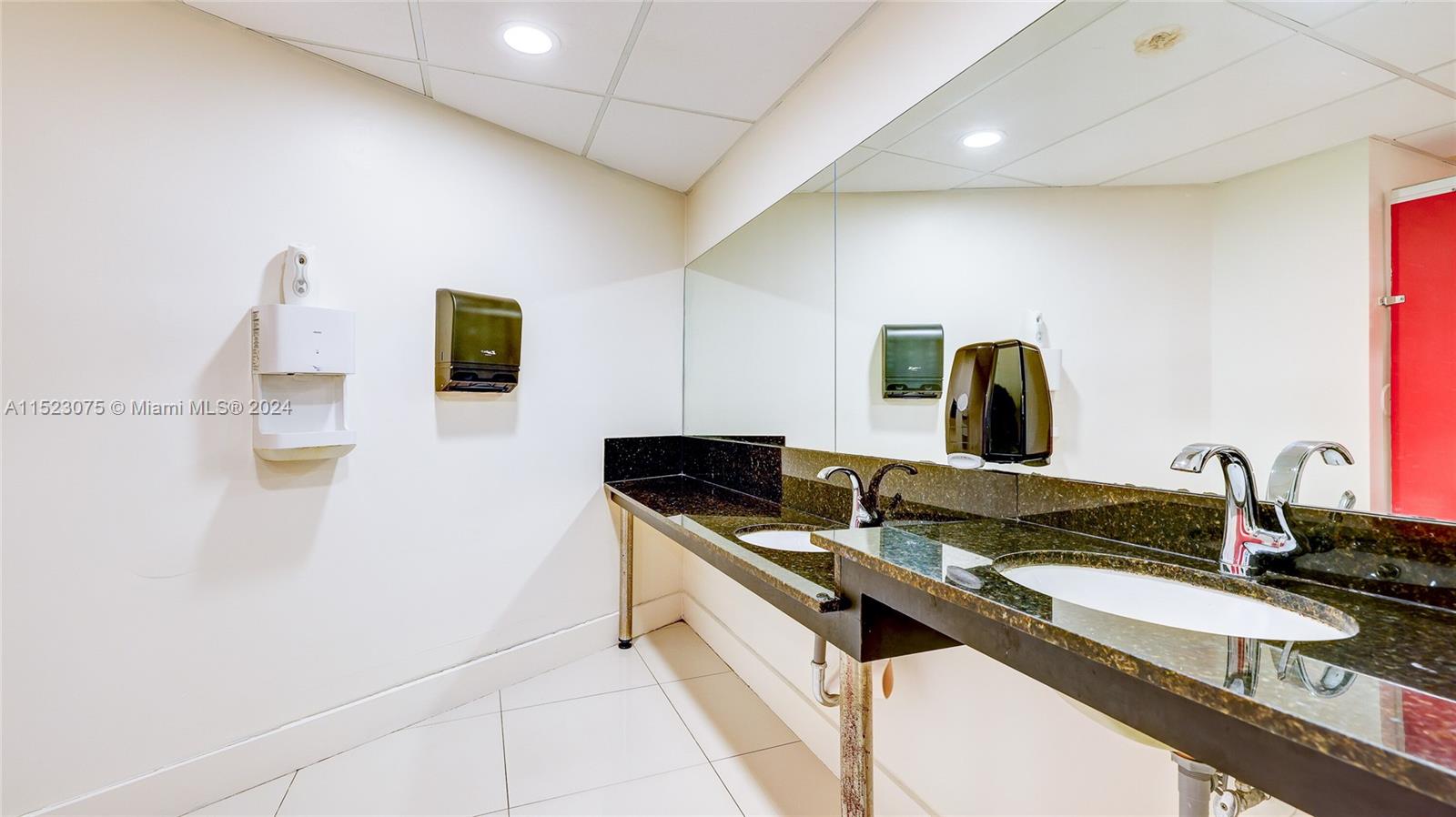 9600 NW 25th St 1st Floor, Doral, Florida 33172, ,Commerciallease,For Rent,9600 NW 25th St 1st Floor,A11523075