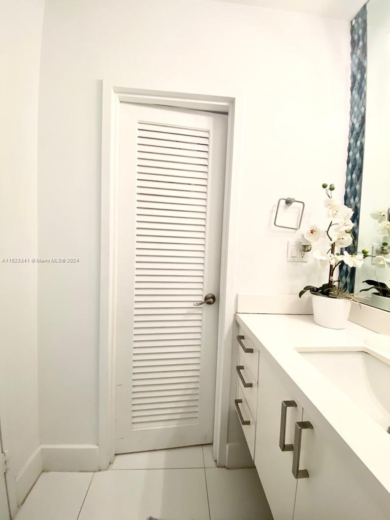 100 Lincoln Rd 906, Miami Beach, Florida 33139, ,1 BathroomBathrooms,Residential,For Sale,100 Lincoln Rd 906,A11523341