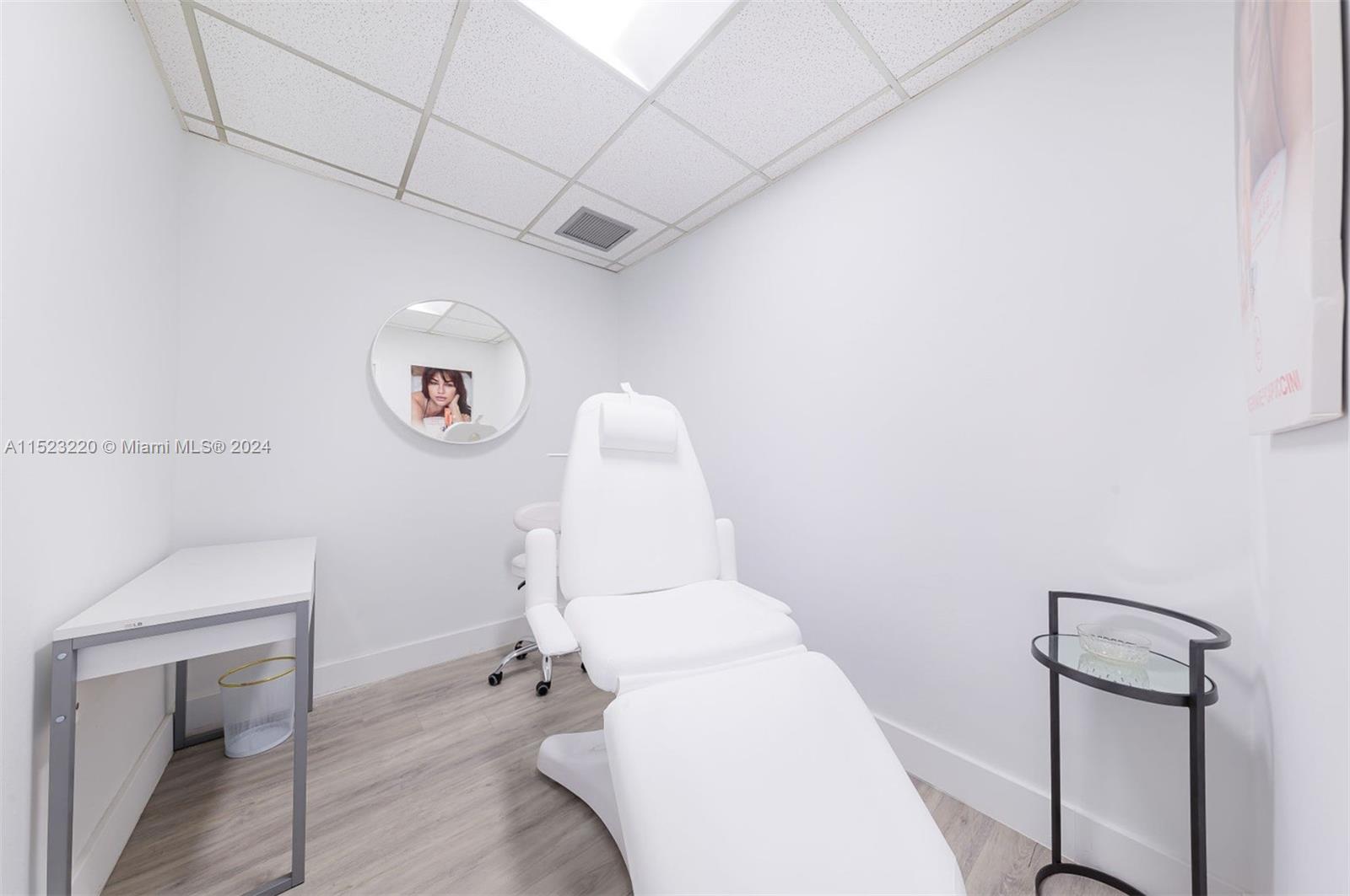 960 W 41st St 460, Miami Beach, Florida 33140, ,Commerciallease,For Rent,960 W 41st St 460,A11523220