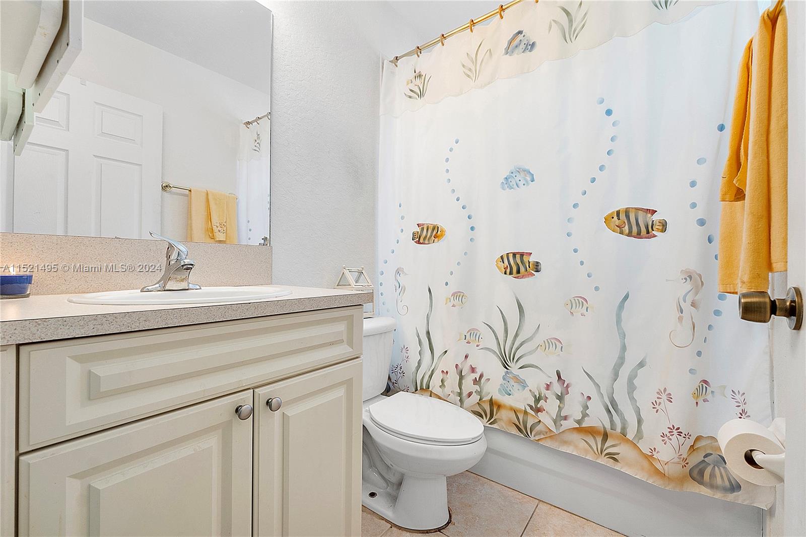 5743 Wiley St, Hollywood, Florida 33023, 3 Bedrooms Bedrooms, ,2 BathroomsBathrooms,Residential,For Sale,5743 Wiley St,A11521495