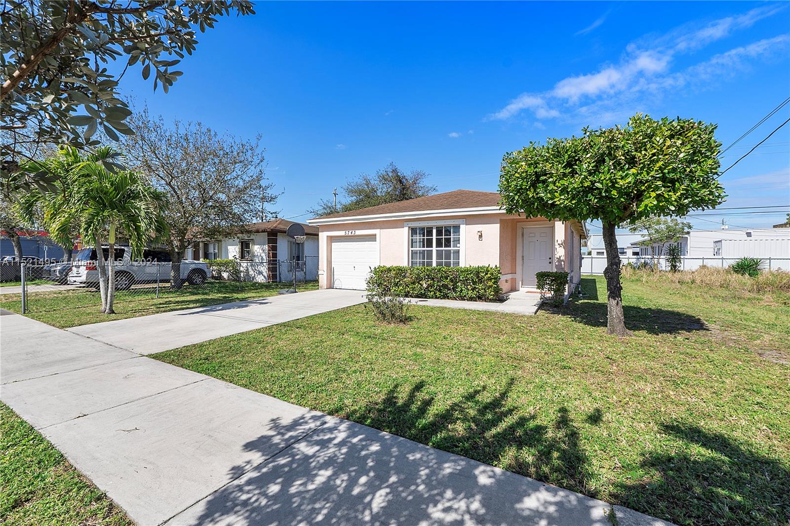 5743 Wiley St, Hollywood, Florida 33023, 3 Bedrooms Bedrooms, ,2 BathroomsBathrooms,Residential,For Sale,5743 Wiley St,A11521495