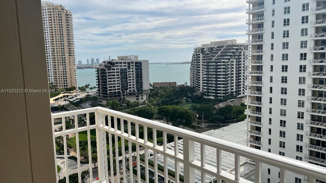 801 BRICKELL KEY BL 1705, Miami, Florida 33131, 1 Bedroom Bedrooms, ,1 BathroomBathrooms,Residentiallease,For Rent,801 BRICKELL KEY BL 1705,A11523312