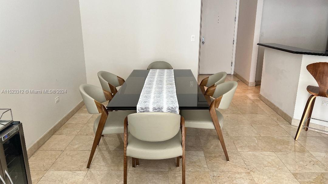 801 BRICKELL KEY BL 1705, Miami, Florida 33131, 1 Bedroom Bedrooms, ,1 BathroomBathrooms,Residentiallease,For Rent,801 BRICKELL KEY BL 1705,A11523312