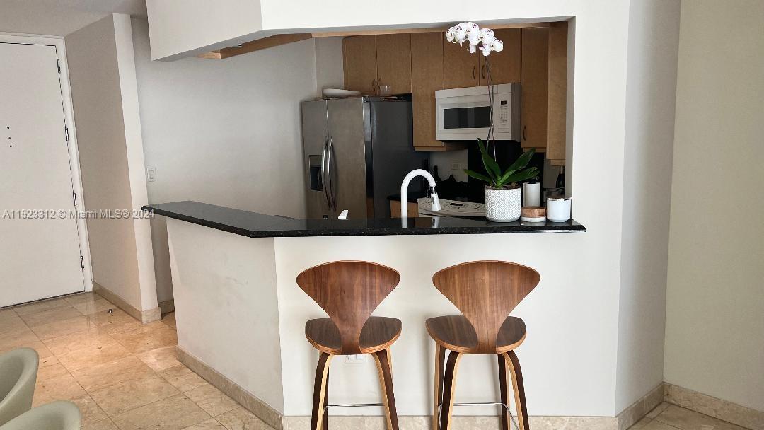 801 BRICKELL KEY BL 1705, Miami, Florida 33131, 1 Bedroom Bedrooms, ,1 BathroomBathrooms,Residentiallease,For Rent,801 BRICKELL KEY BL 1705,A11523312