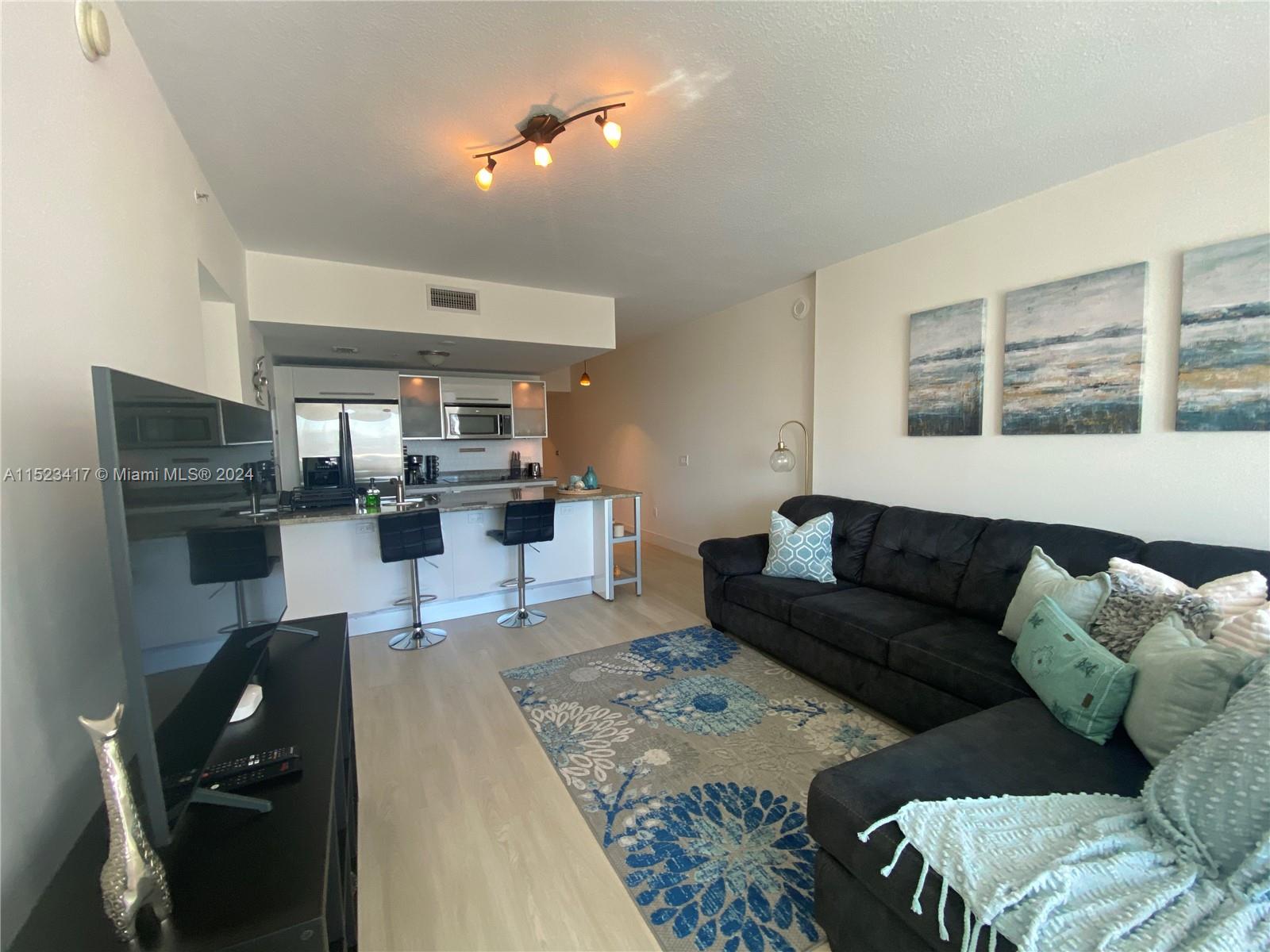 185 SW 7th St 1402, Miami, Florida 33130, 2 Bedrooms Bedrooms, ,2 BathroomsBathrooms,Residential,For Sale,185 SW 7th St 1402,A11523417