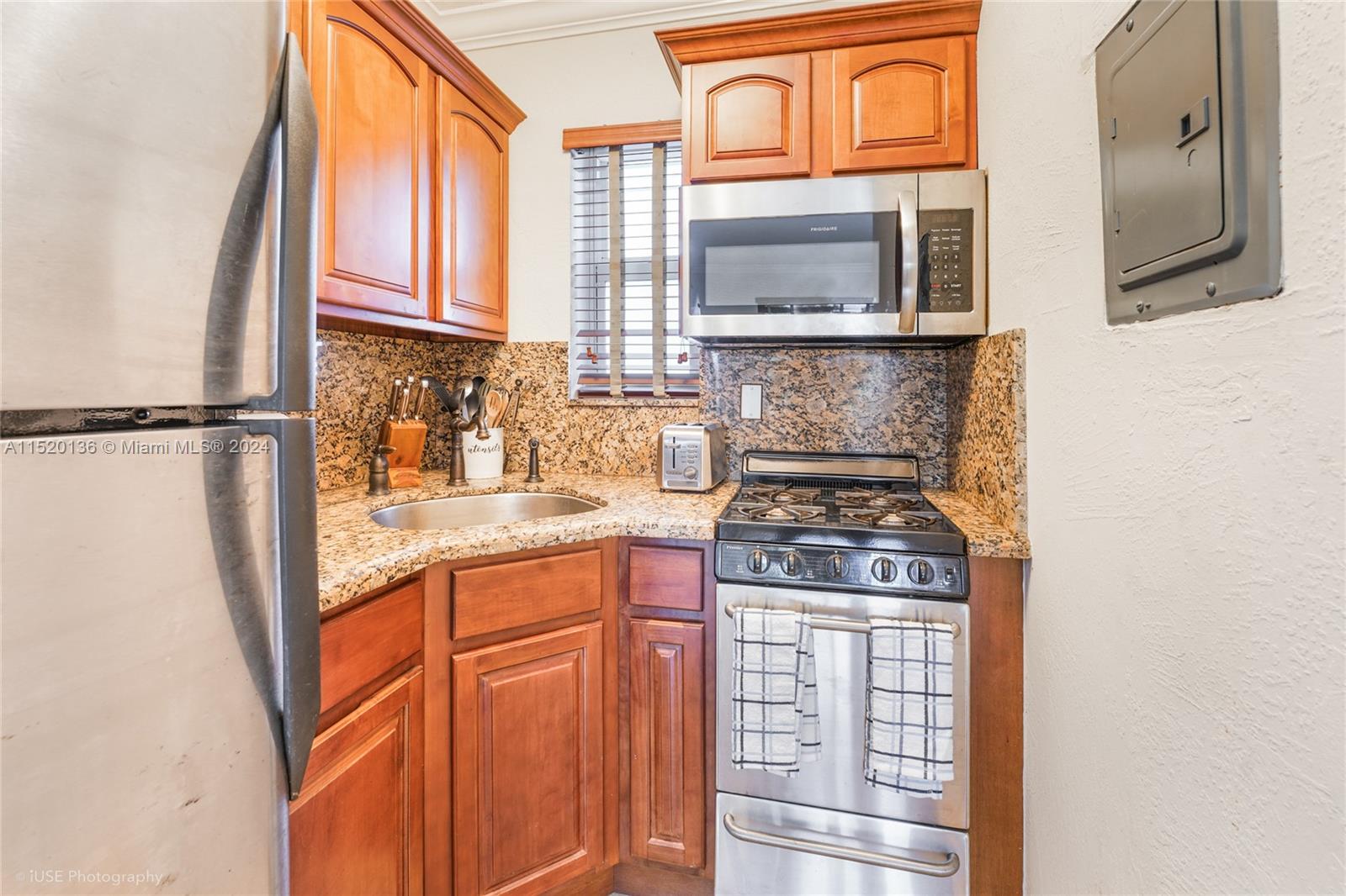 35 Antilla Ave, Coral Gables, Florida 33134, ,Commercialsale,For Sale,35 Antilla Ave,A11520136