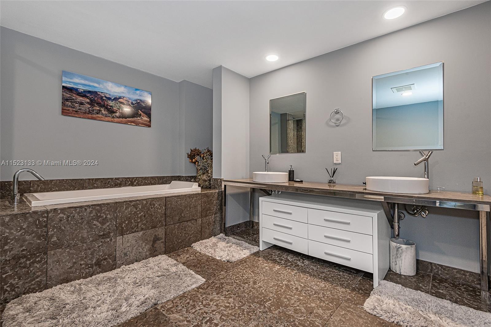 465 Brickell Ave 5101, Miami, Florida 33131, 3 Bedrooms Bedrooms, ,2 BathroomsBathrooms,Residentiallease,For Rent,465 Brickell Ave 5101,A11523133
