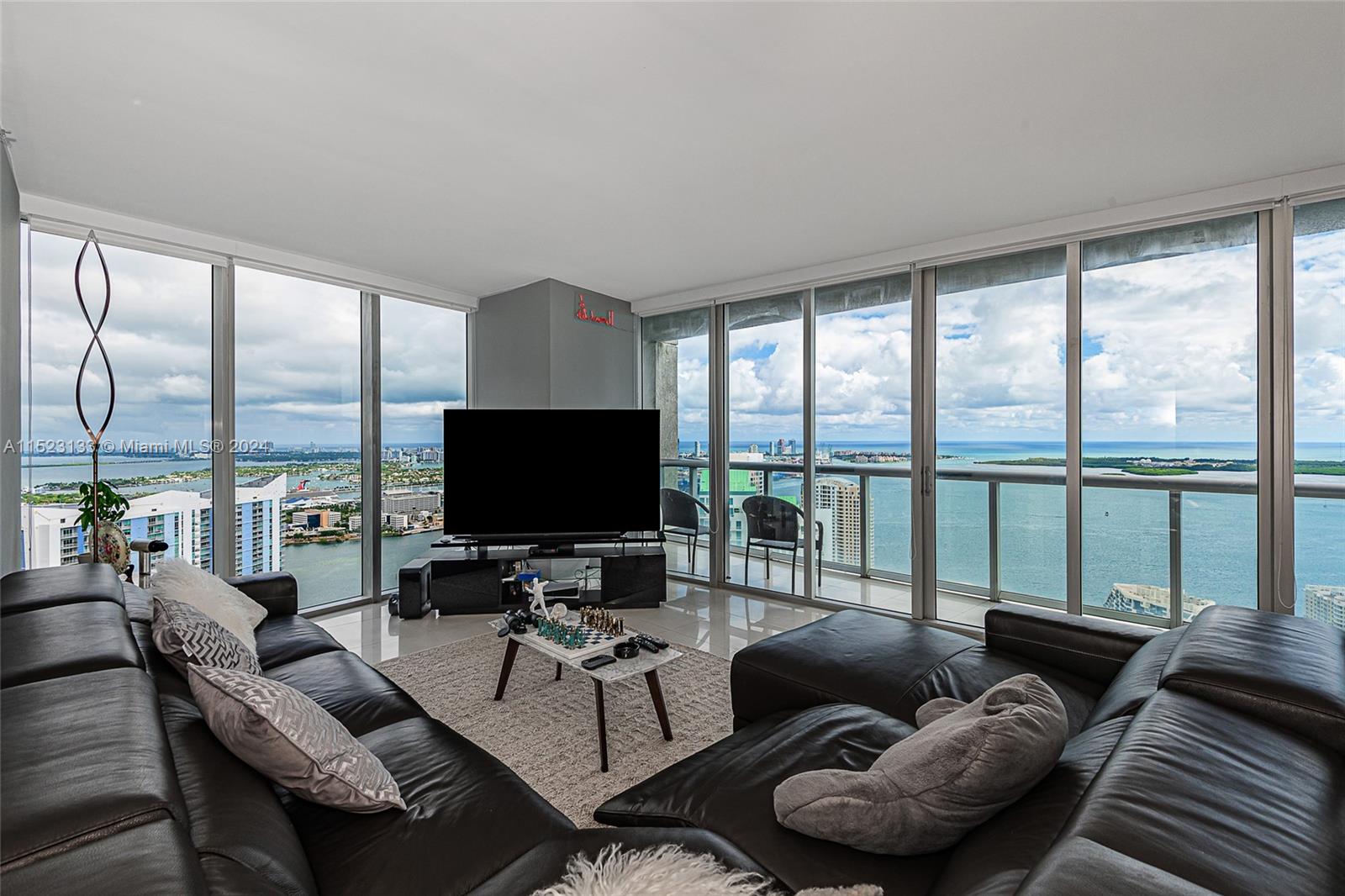 465 Brickell Ave 5101, Miami, Florida 33131, 3 Bedrooms Bedrooms, ,2 BathroomsBathrooms,Residentiallease,For Rent,465 Brickell Ave 5101,A11523133