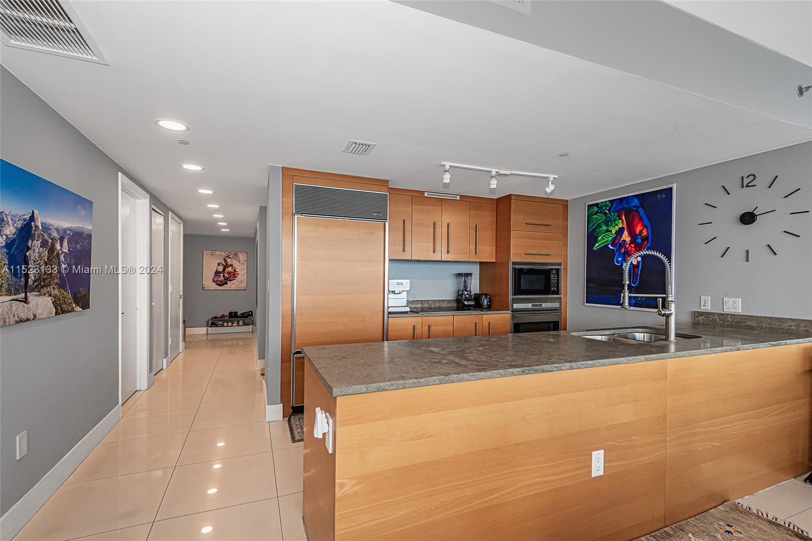 465 Brickell Ave 5101, Miami, Florida 33131, 3 Bedrooms Bedrooms, ,2 BathroomsBathrooms,Residentiallease,For Rent,465 Brickell Ave 5101,A11523133
