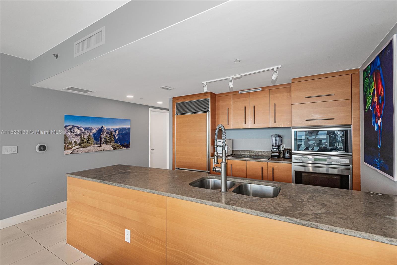 465 Brickell Ave 5101, Miami, Florida 33131, 3 Bedrooms Bedrooms, ,2 BathroomsBathrooms,Residentiallease,For Rent,465 Brickell Ave 5101,A11523133