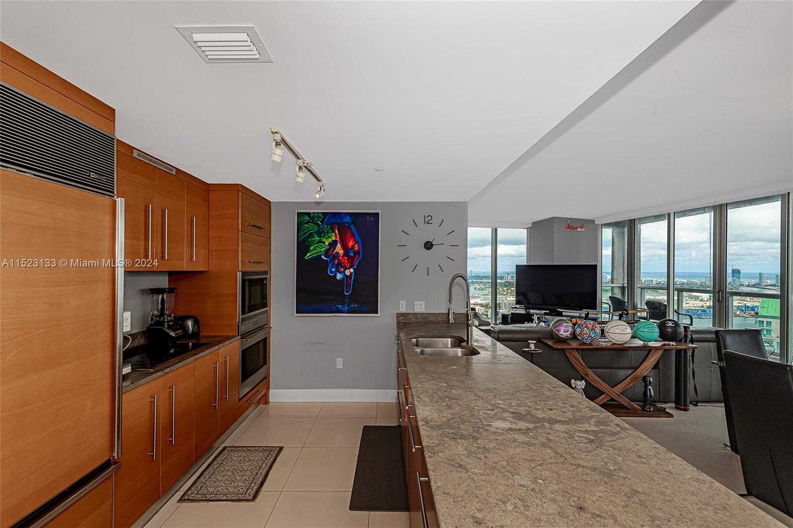 465 Brickell Ave 5101, Miami, Florida 33131, 3 Bedrooms Bedrooms, ,2 BathroomsBathrooms,Residentiallease,For Rent,465 Brickell Ave 5101,A11523133