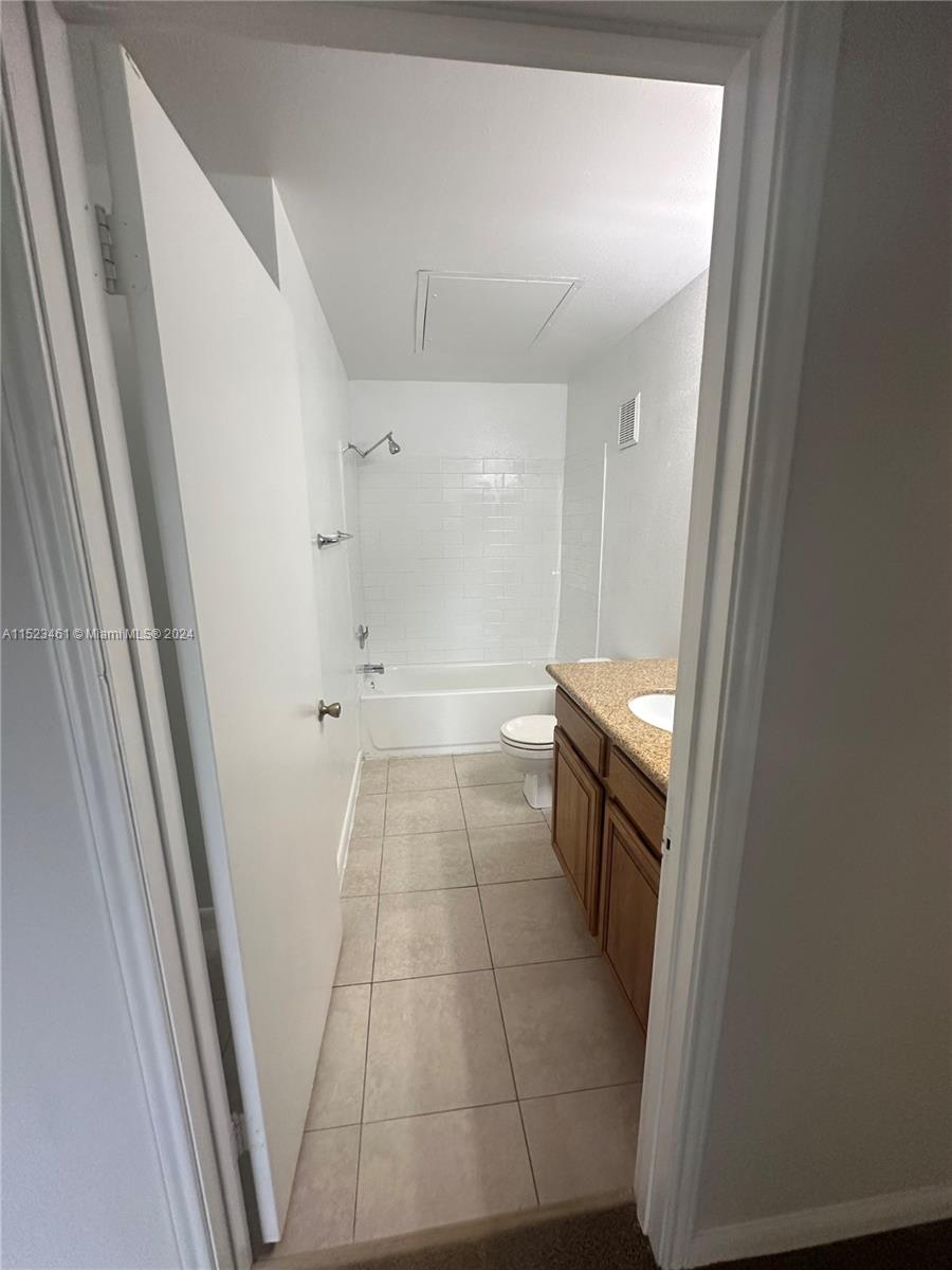 Oakland Park, Florida 33309, 2 Bedrooms Bedrooms, ,2 BathroomsBathrooms,Residentiallease,For Rent,A11523461