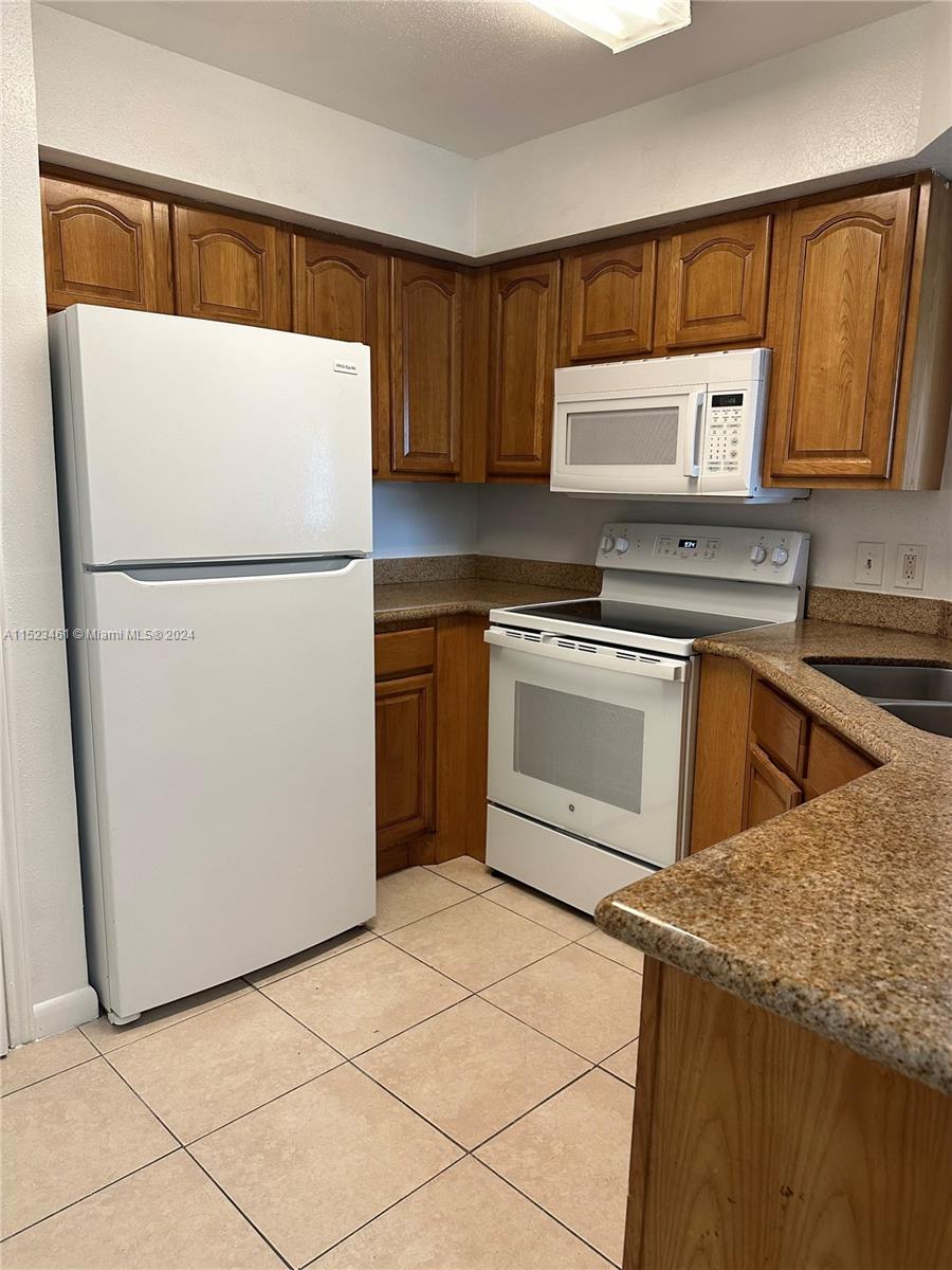 Oakland Park, Florida 33309, 2 Bedrooms Bedrooms, ,2 BathroomsBathrooms,Residentiallease,For Rent,A11523461