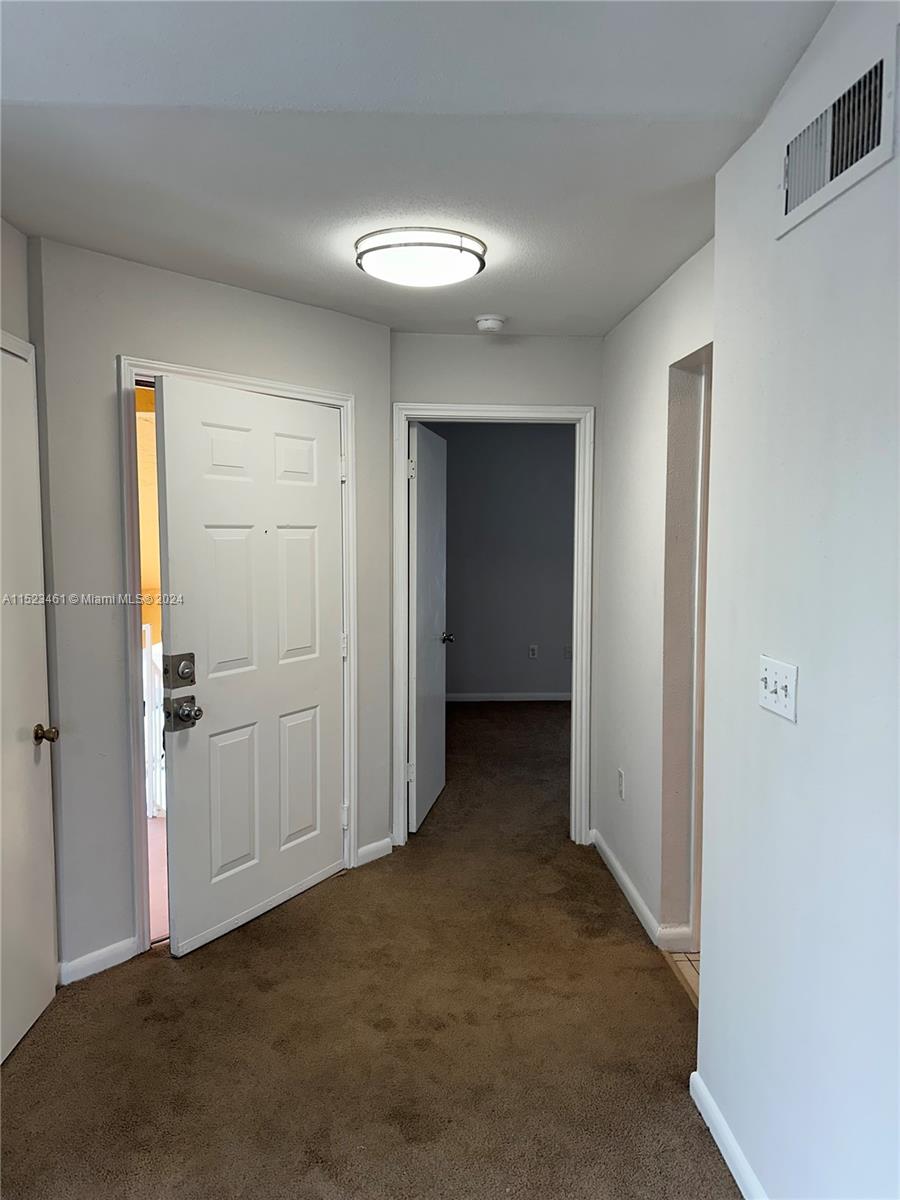 Oakland Park, Florida 33309, 2 Bedrooms Bedrooms, ,2 BathroomsBathrooms,Residentiallease,For Rent,A11523461