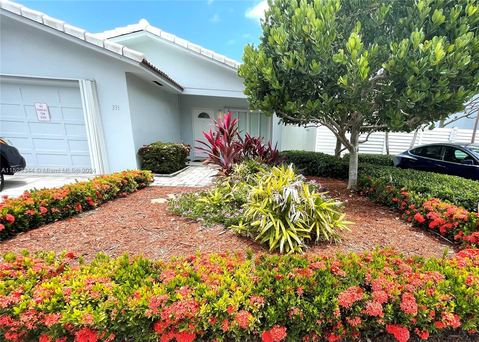 331 Desoto St, Hollywood, Florida 33019, 2 Bedrooms Bedrooms, ,2 BathroomsBathrooms,Residentiallease,For Rent,331 Desoto St,A11523344