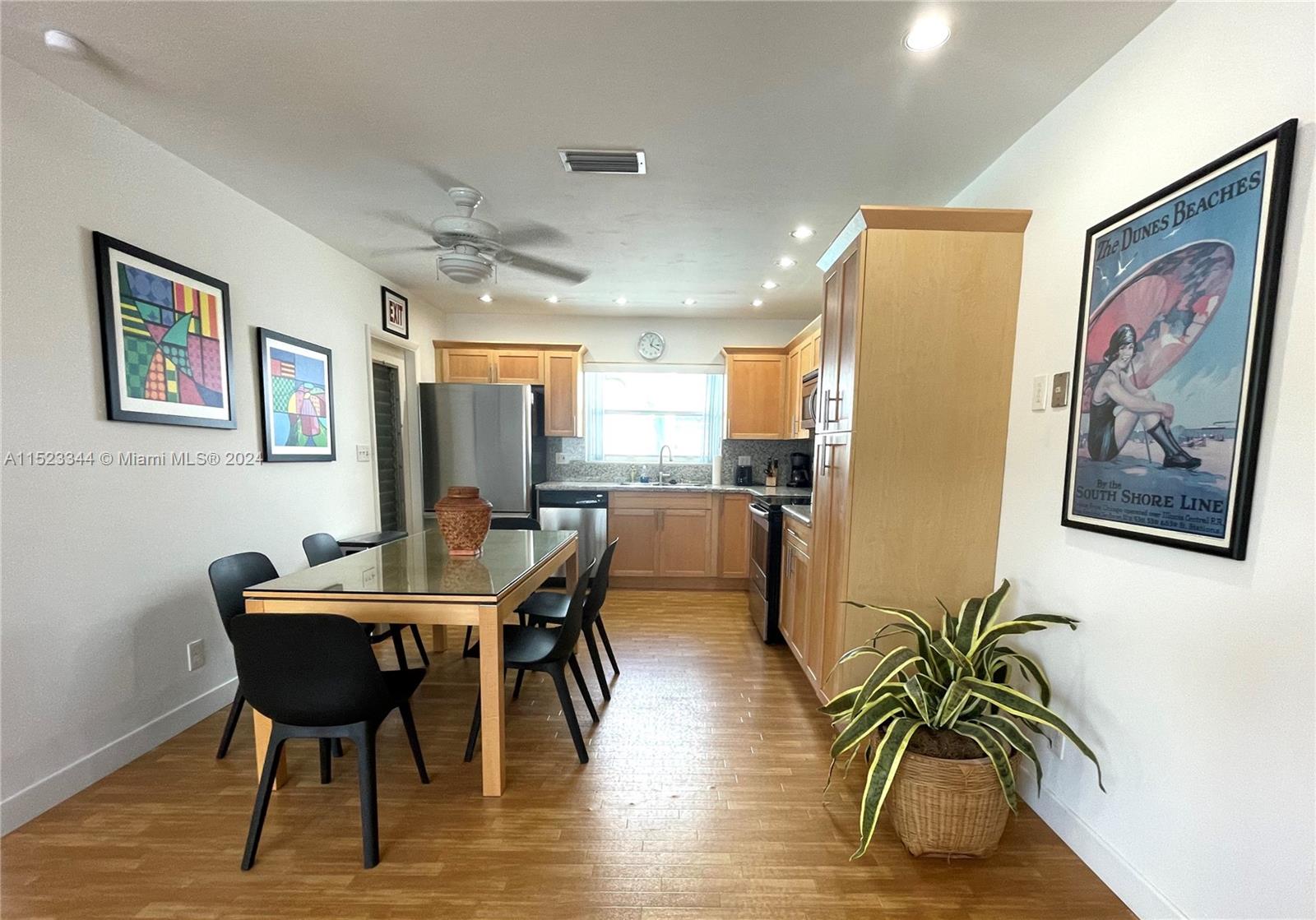 331 Desoto St, Hollywood, Florida 33019, 2 Bedrooms Bedrooms, ,2 BathroomsBathrooms,Residentiallease,For Rent,331 Desoto St,A11523344