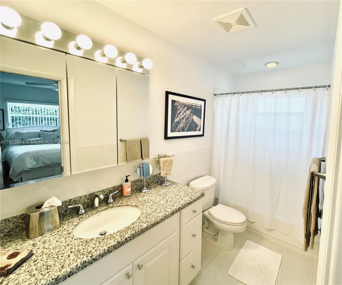 331 Desoto St, Hollywood, Florida 33019, 2 Bedrooms Bedrooms, ,2 BathroomsBathrooms,Residentiallease,For Rent,331 Desoto St,A11523344