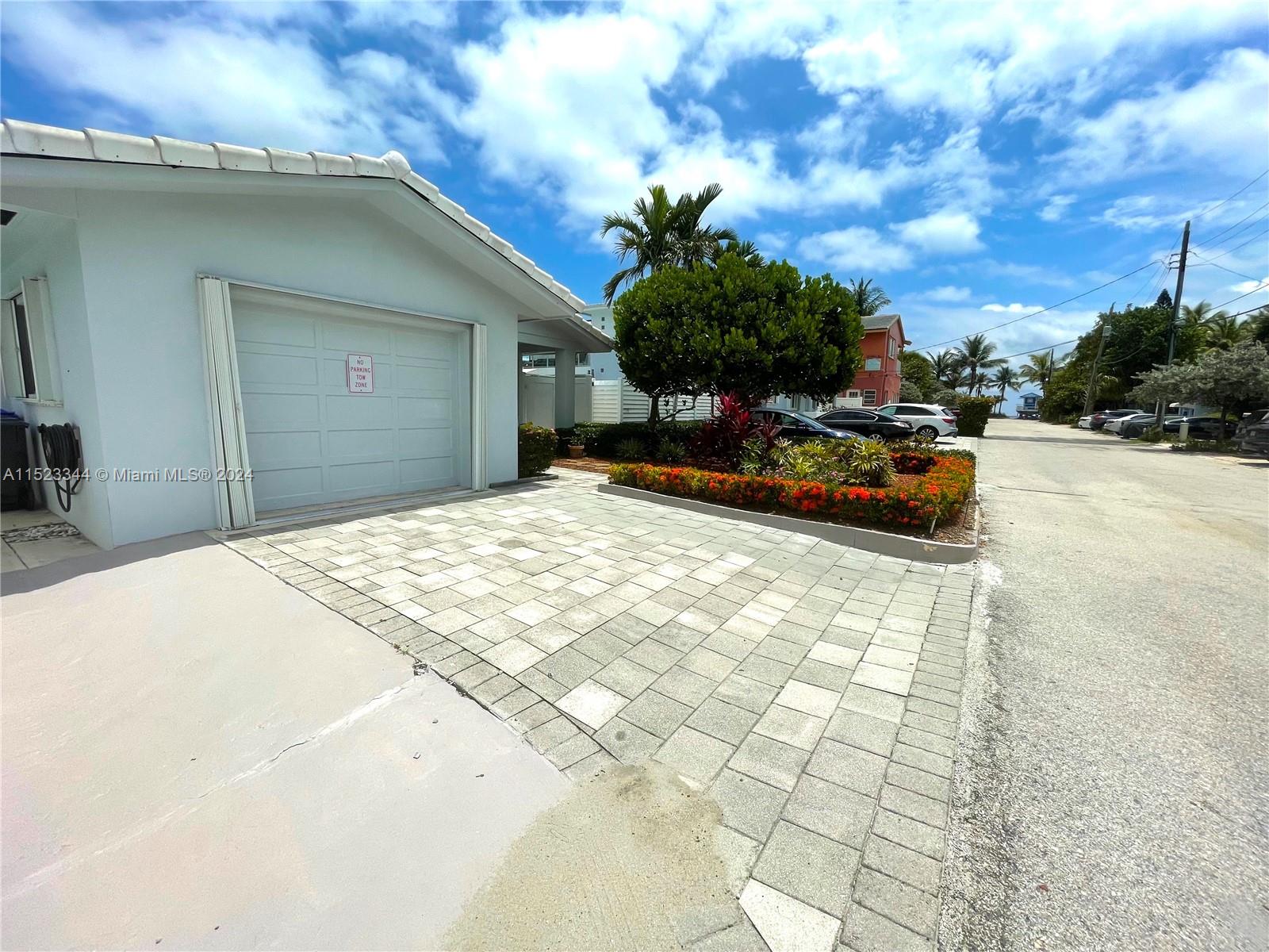 331 Desoto St, Hollywood, Florida 33019, 2 Bedrooms Bedrooms, ,2 BathroomsBathrooms,Residentiallease,For Rent,331 Desoto St,A11523344