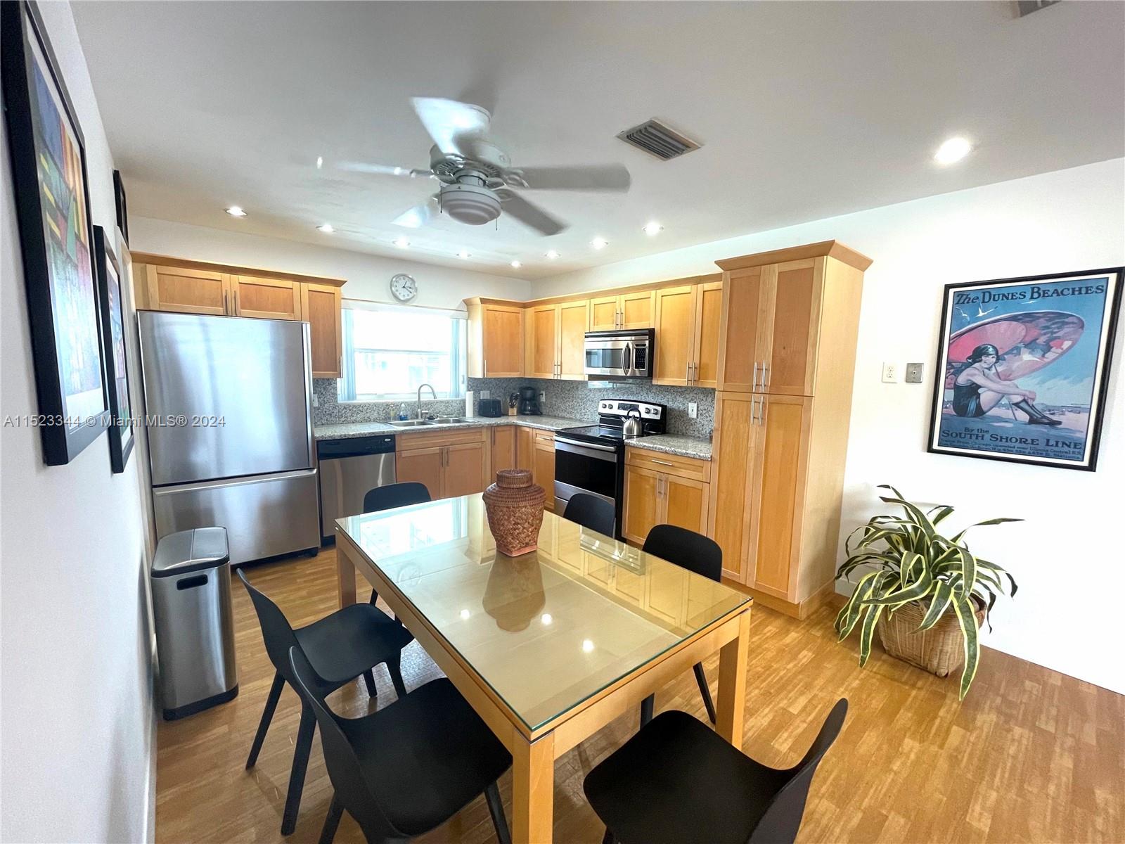 331 Desoto St, Hollywood, Florida 33019, 2 Bedrooms Bedrooms, ,2 BathroomsBathrooms,Residentiallease,For Rent,331 Desoto St,A11523344