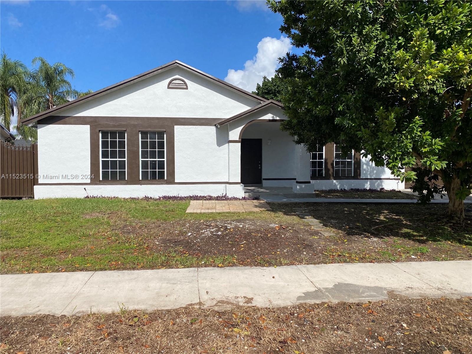 13761 SW 284th St, Homestead, FL 33033