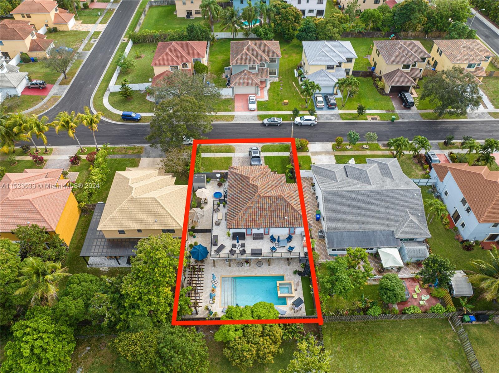 1420 SW 88th Ave, Pembroke Pines, FL 33025