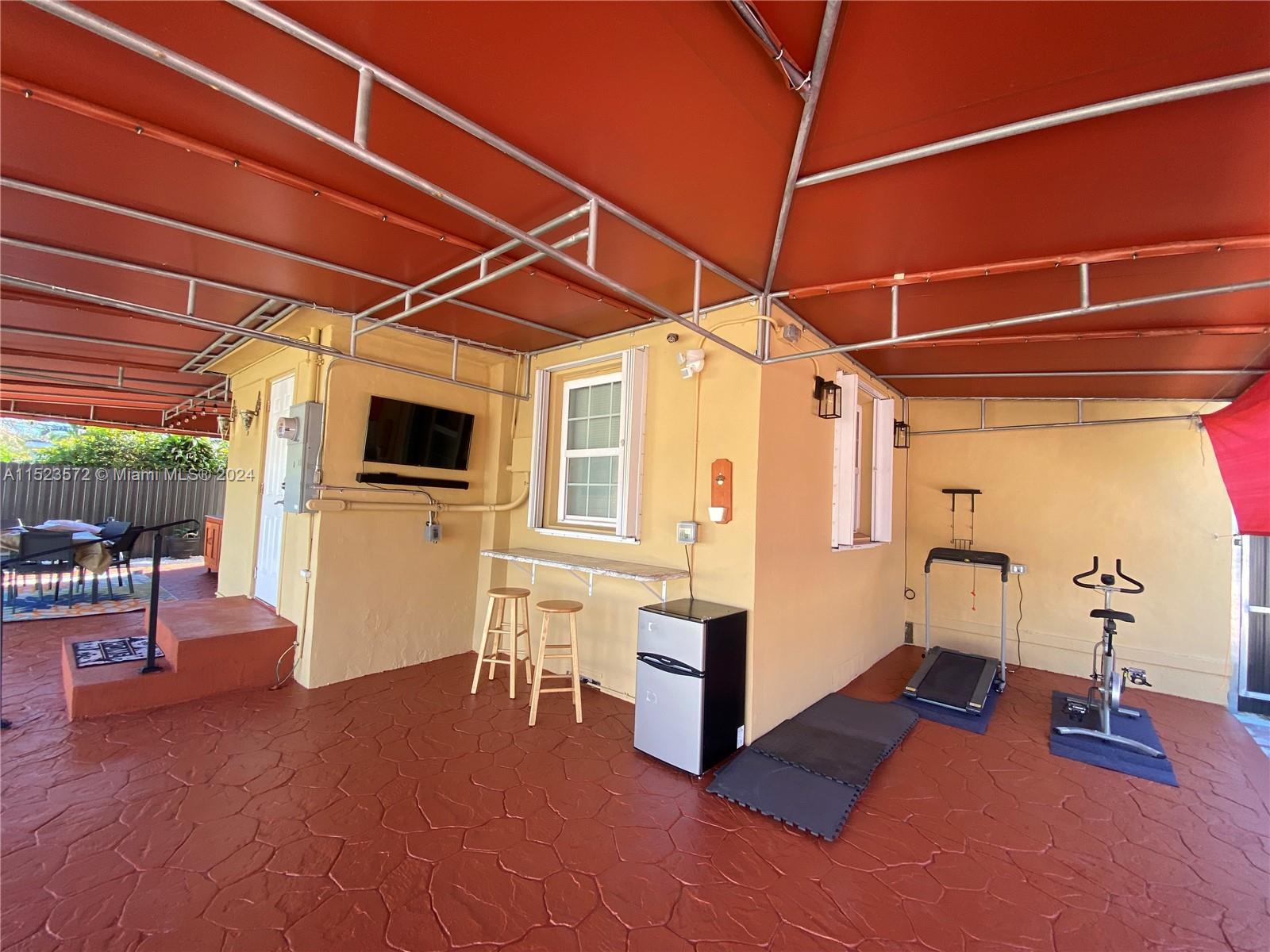 281 Lafayette Dr, Miami Springs, Florida 33166, 3 Bedrooms Bedrooms, ,2 BathroomsBathrooms,Residentiallease,For Rent,281 Lafayette Dr,A11523572