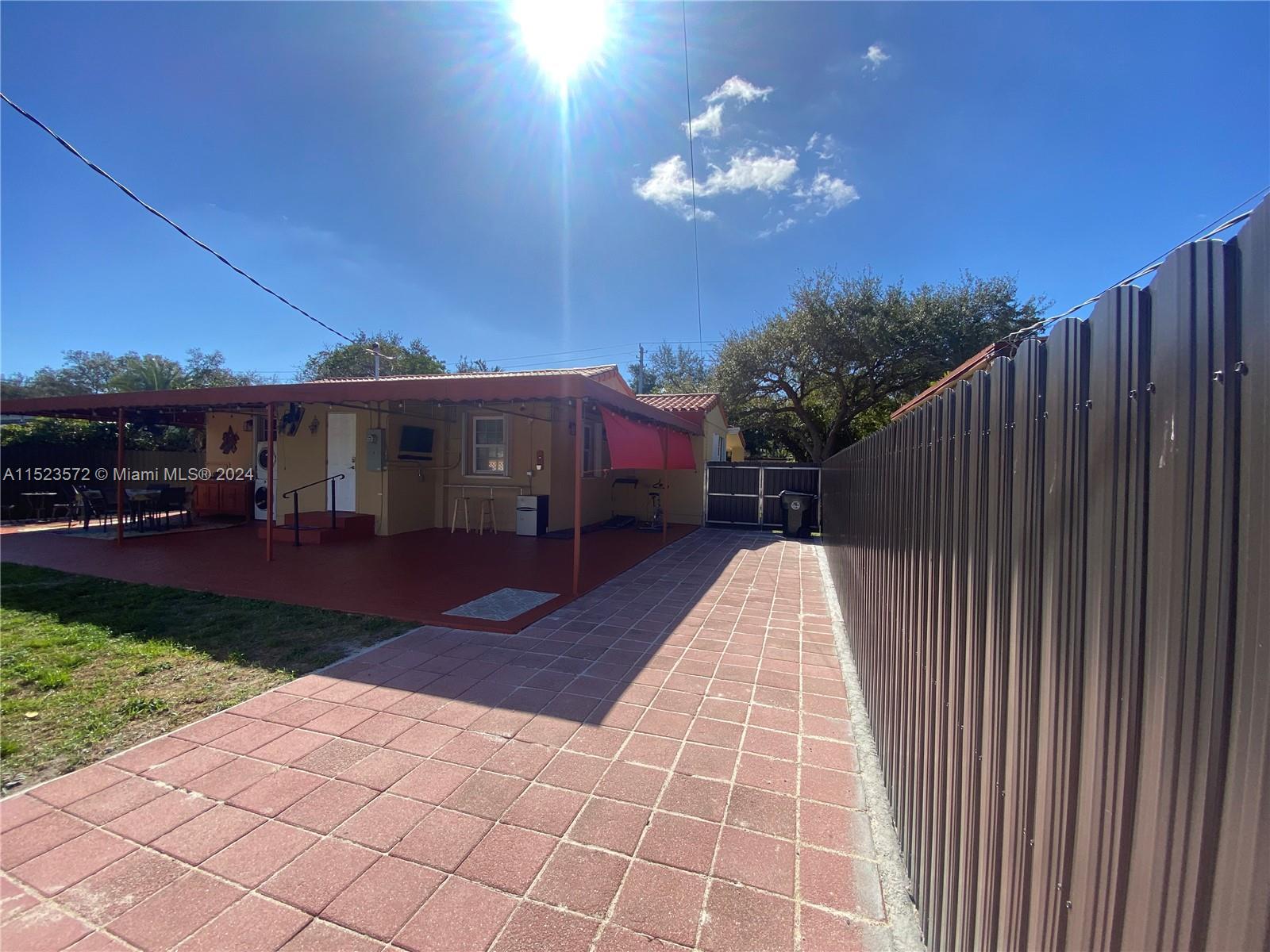 281 Lafayette Dr, Miami Springs, Florida 33166, 3 Bedrooms Bedrooms, ,2 BathroomsBathrooms,Residentiallease,For Rent,281 Lafayette Dr,A11523572