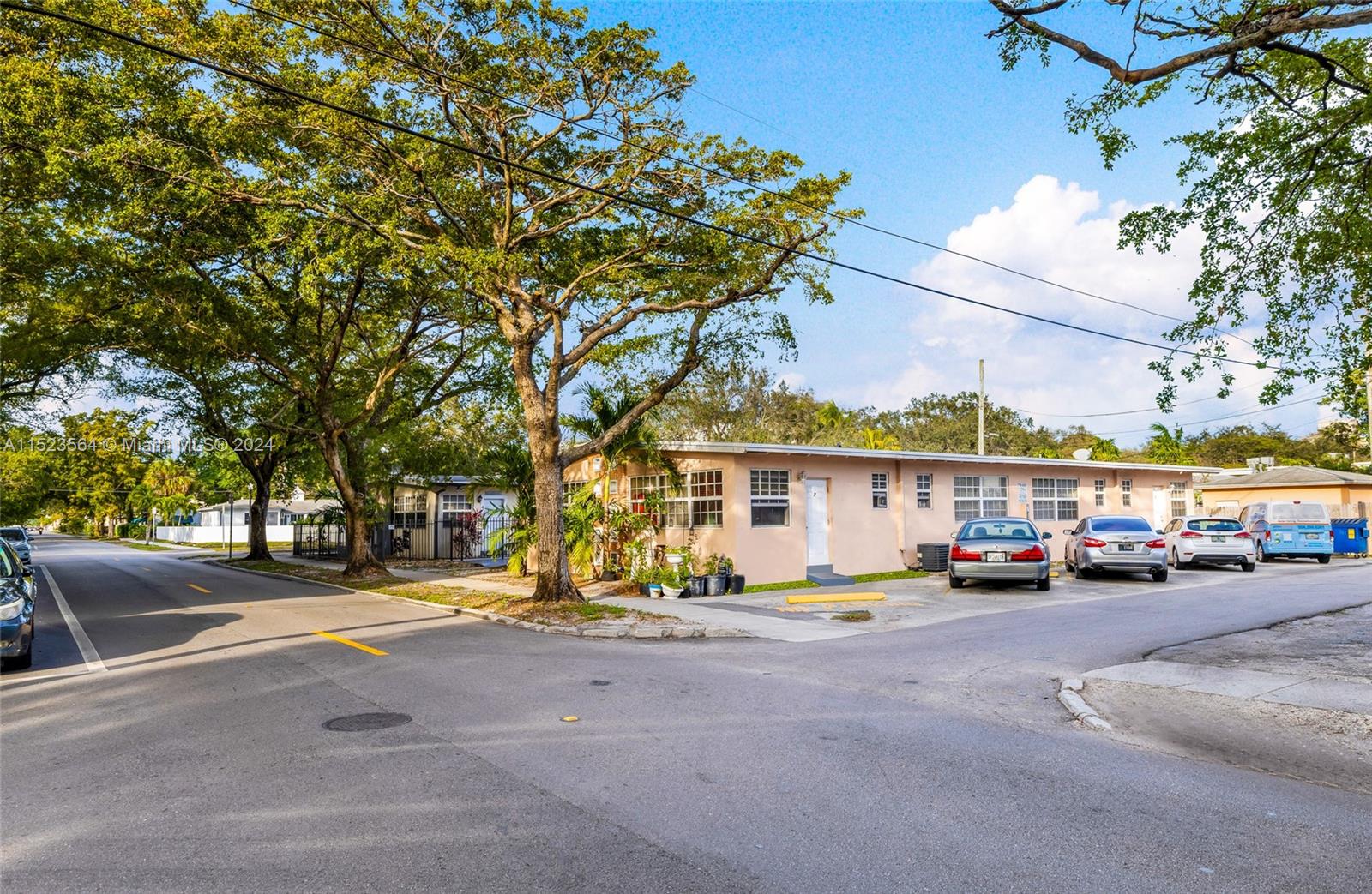 711 S 20th Ave, Hollywood, Florida 33020, ,Residentialincome,For Sale,711 S 20th Ave,A11523564