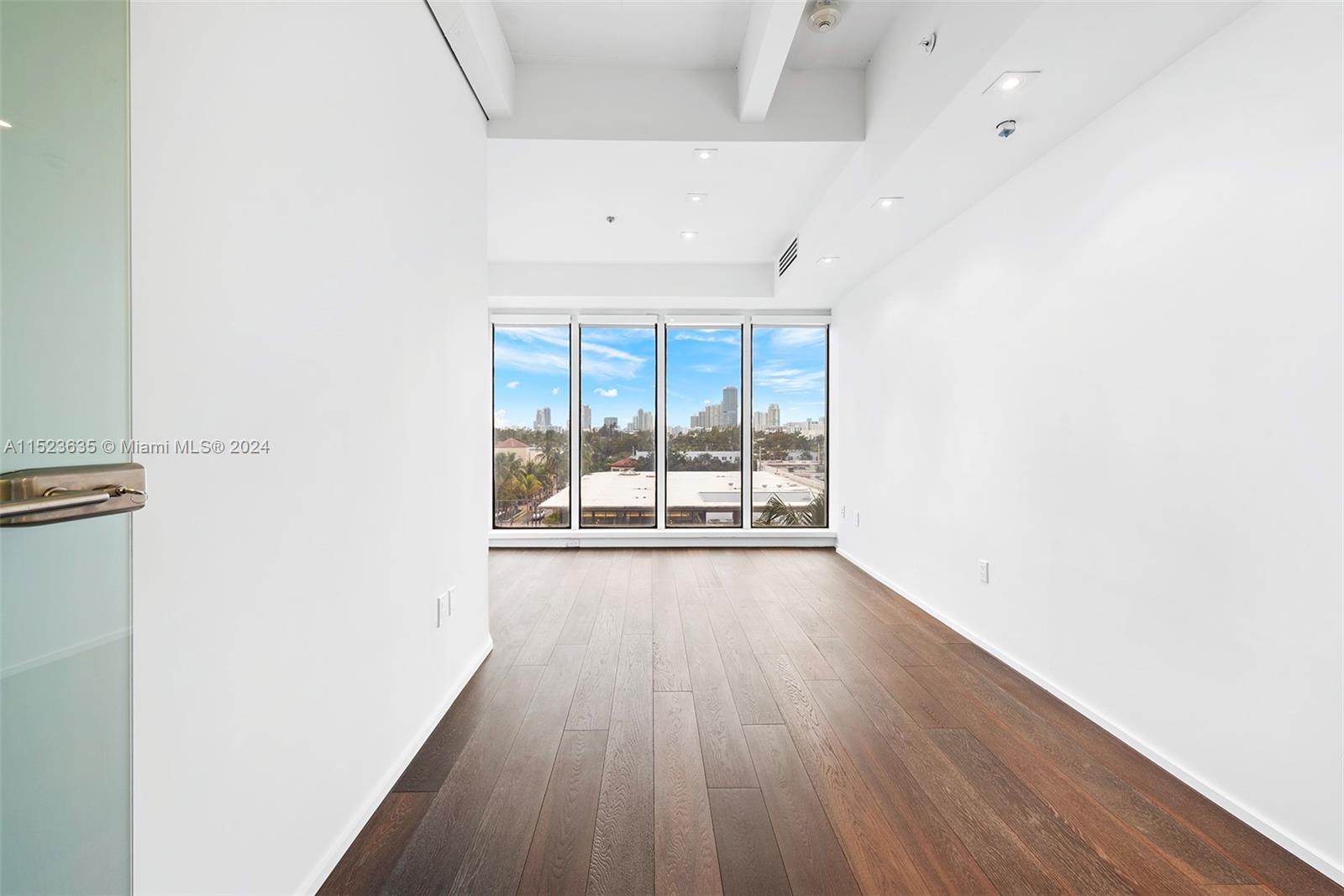 1680 Michigan Ave 919, Miami Beach, Florida 33139, ,Commerciallease,For Rent,1680 Michigan Ave 919,A11523635